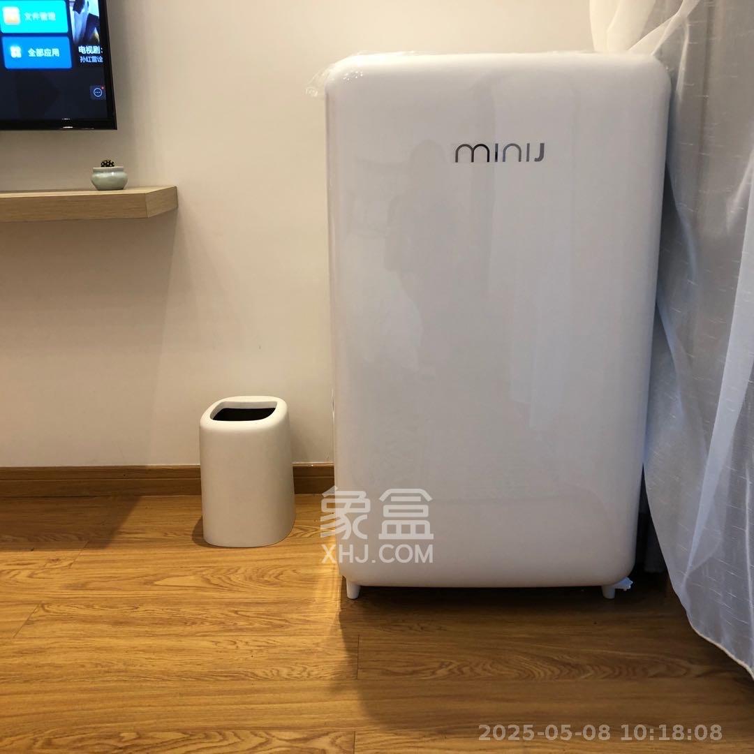 荣泰广场  1室0厅0卫   1400.00元/月室内图