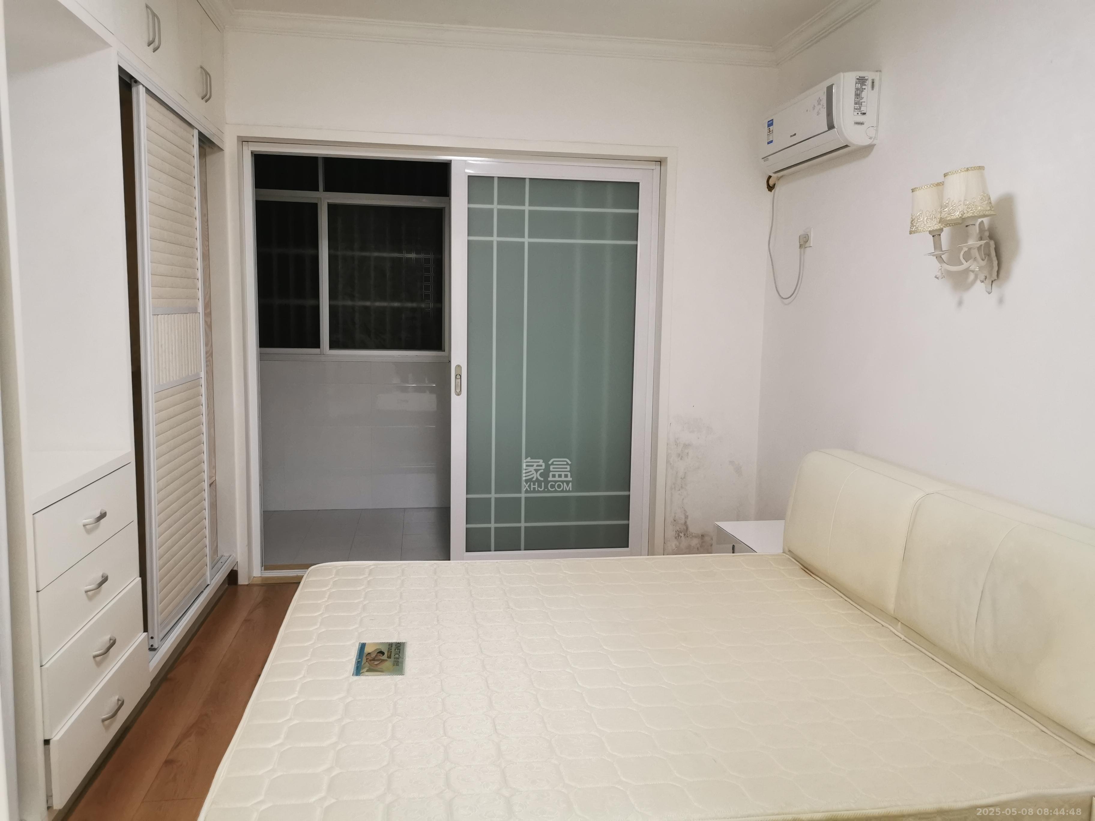 莲城商业街C栋  1室1厅1卫    1200.0元/月