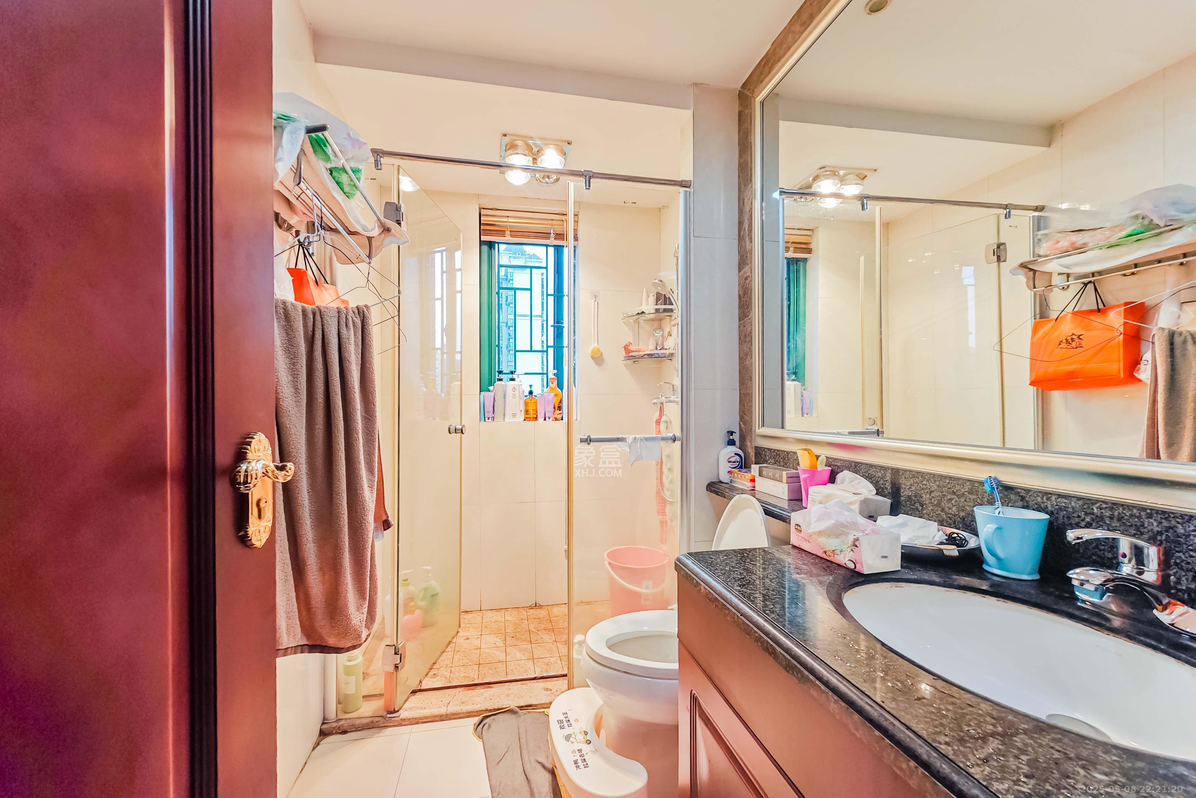 恒大绿洲  4室2厅2卫    145.0万 恒大绿洲  4室2厅2卫    145.0万卫生间