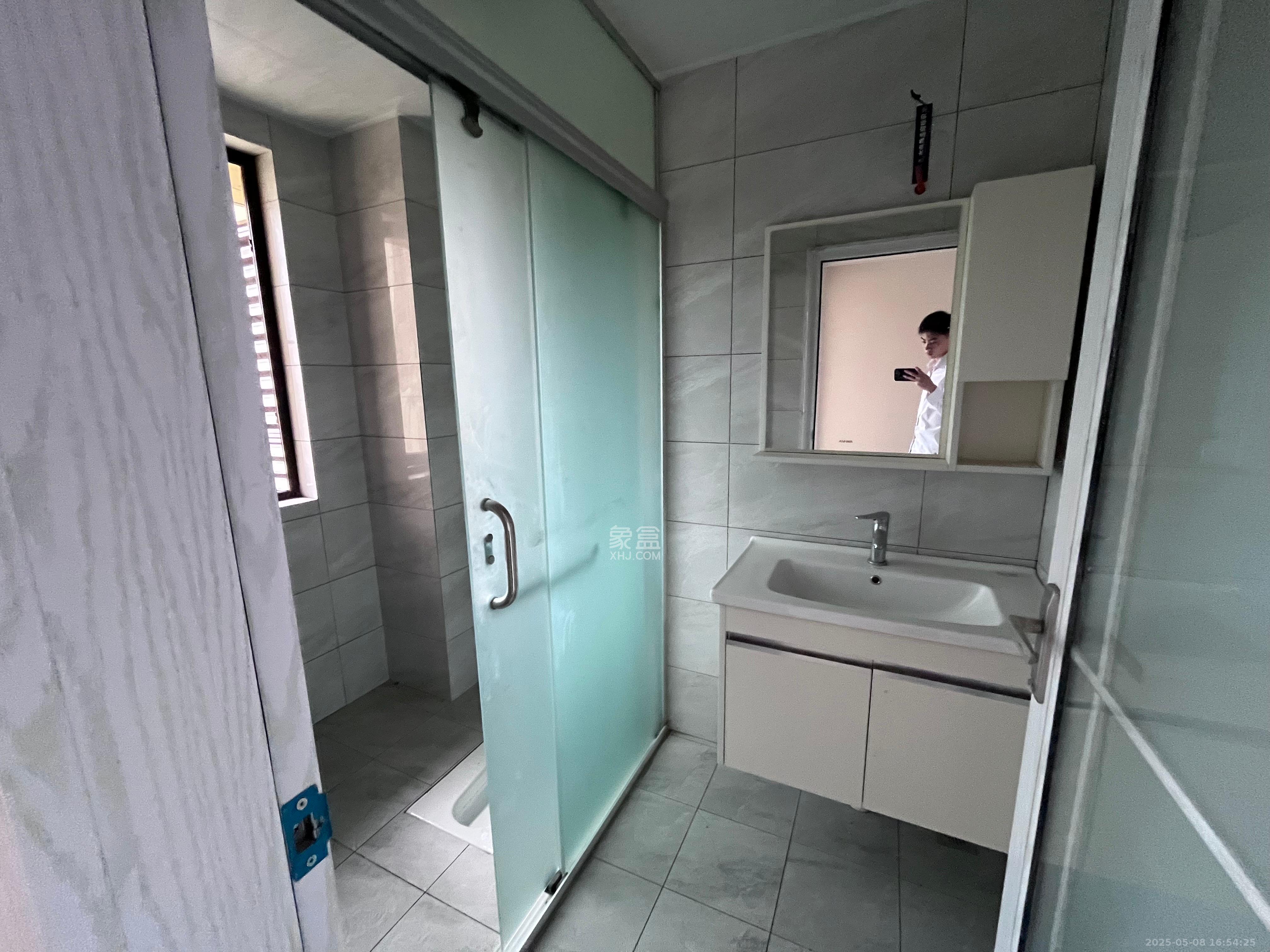 卓越蔚蓝城邦  3室2厅1卫   2200.00元/月室内图