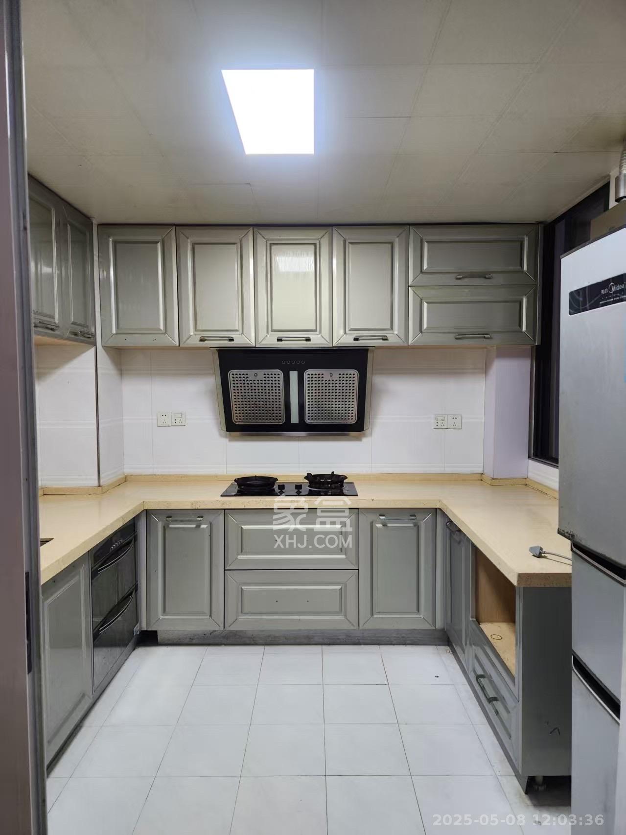 麓江春 3室2厅2卫 2800.0元/月 麓江春 3室2厅2卫 2800.0元/月室内图