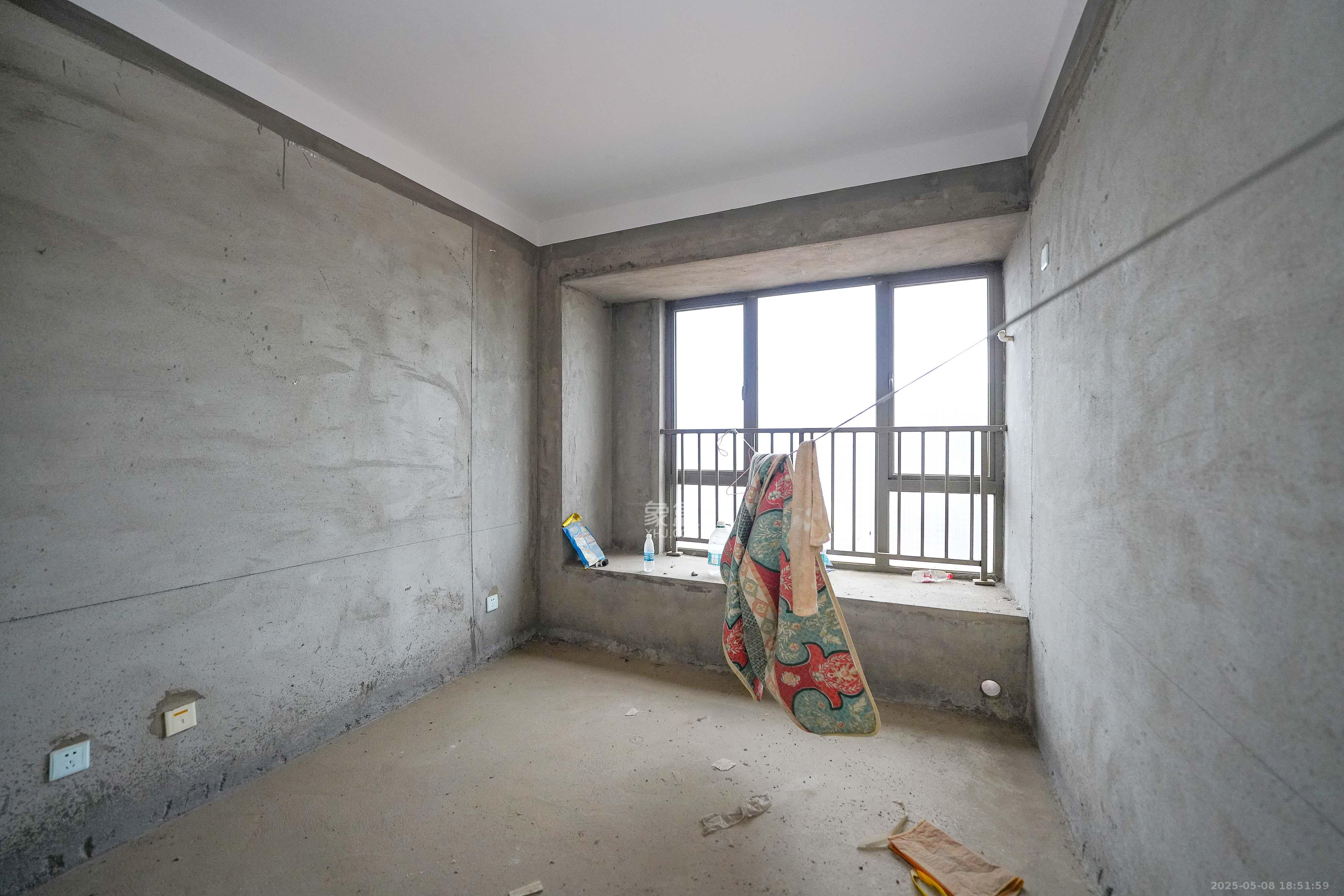 幸福庄园  4室2厅2卫    85.0万 幸福庄园  4室2厅2卫    85.0万卧室