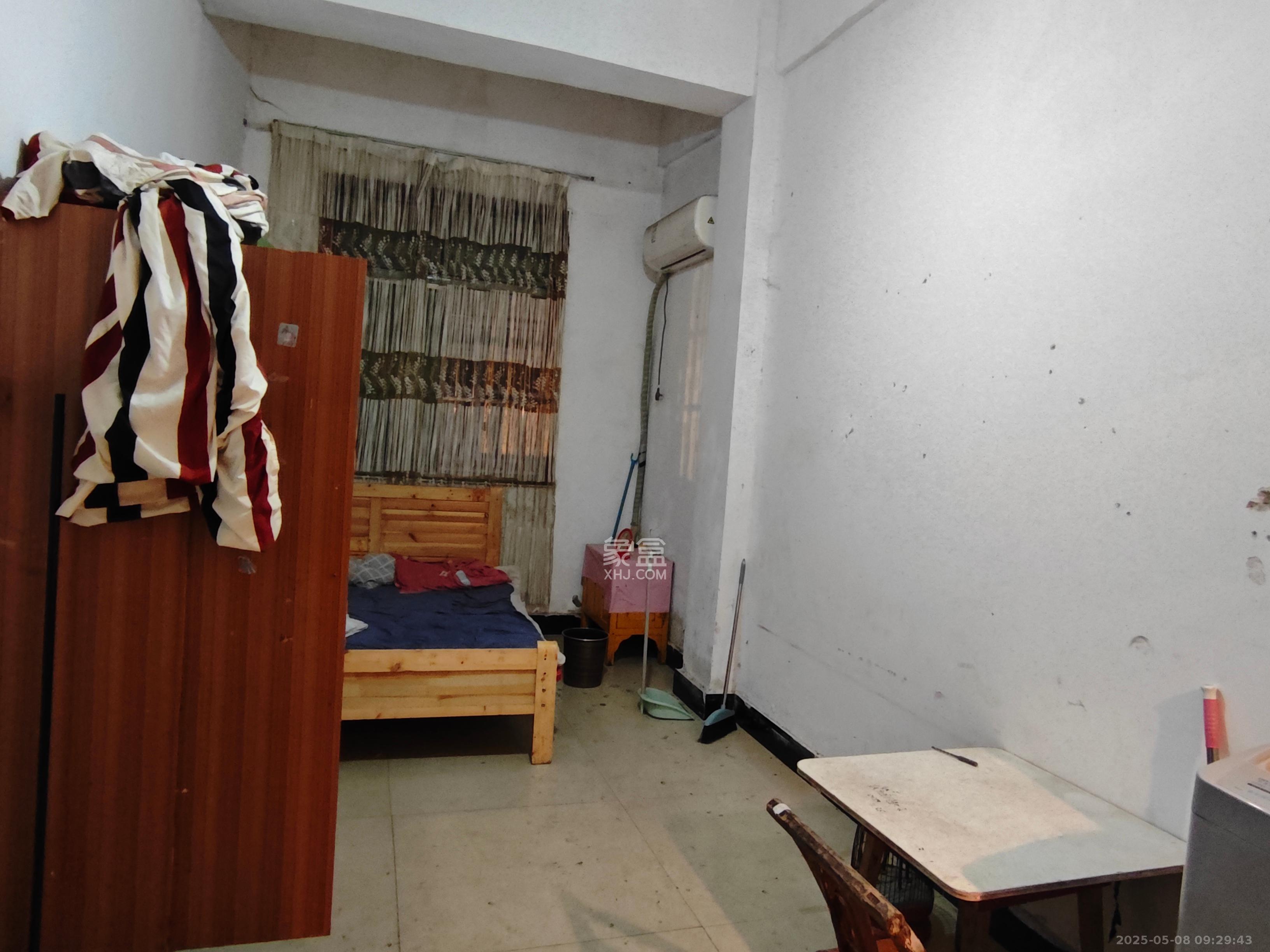 城西安置小区 1室0厅1卫 400.0元/月 城西安置小区 1室0厅1卫 400.0元/月室内图