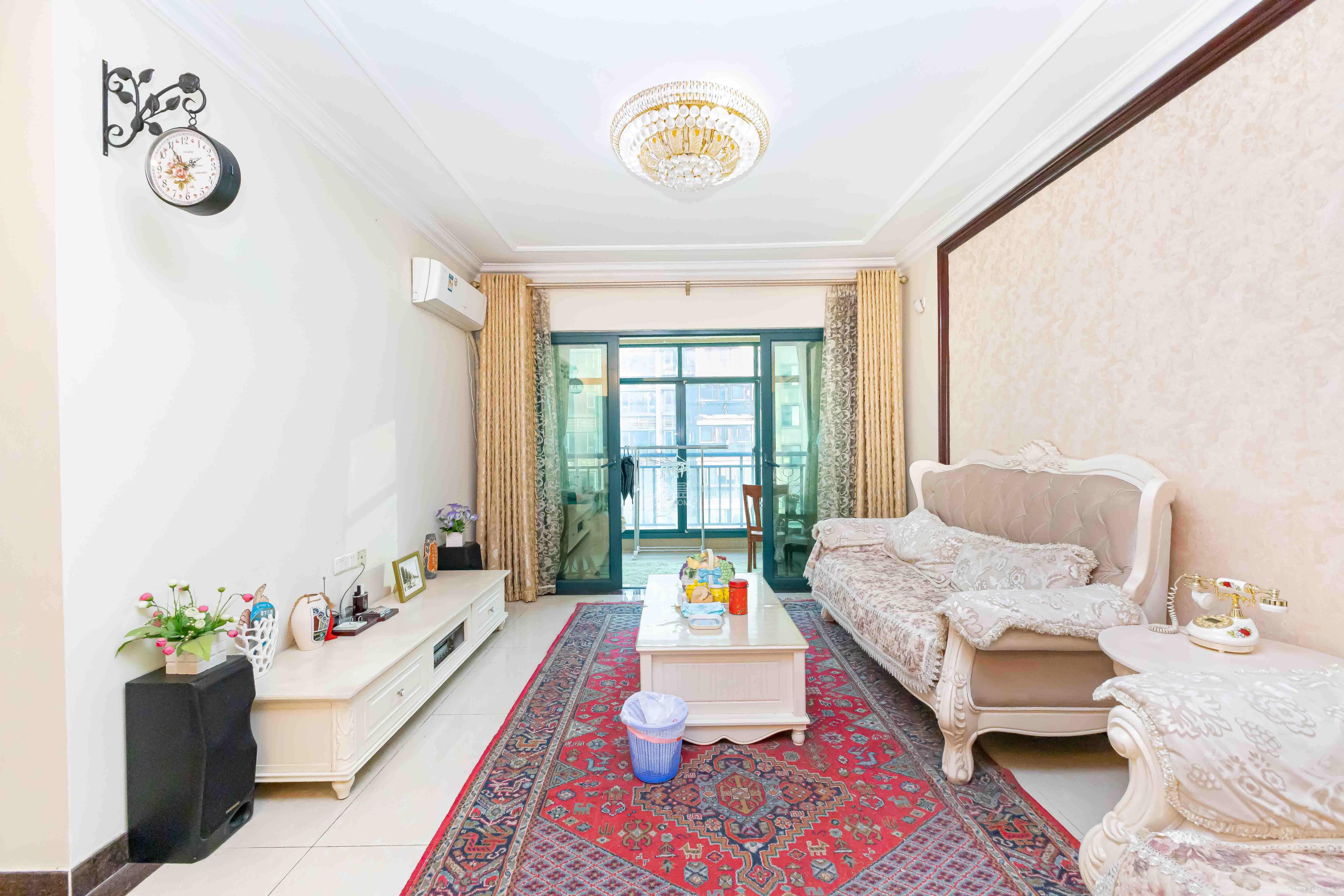 恒大名都  3室2厅1卫    60.0万客厅