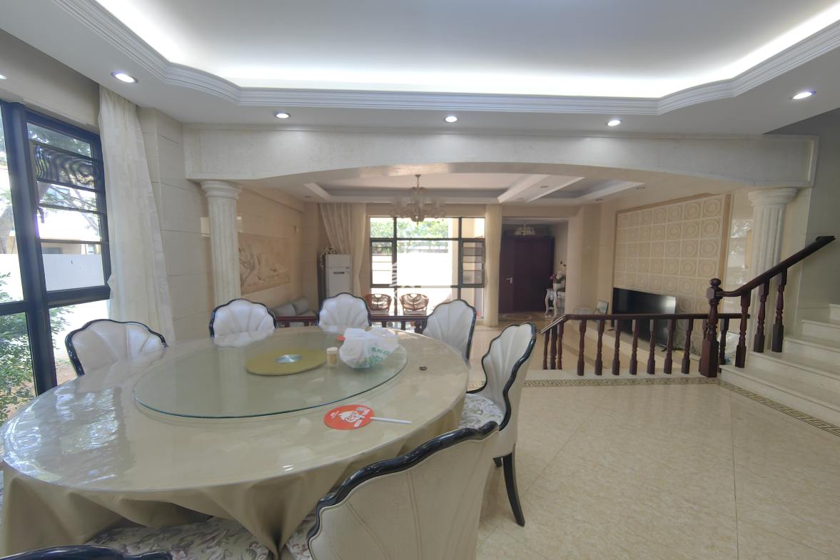 万科浪琴湾 7室2厅3卫 8500.0元/月 万科浪琴湾 7室2厅3卫 8500.0元/月室内图