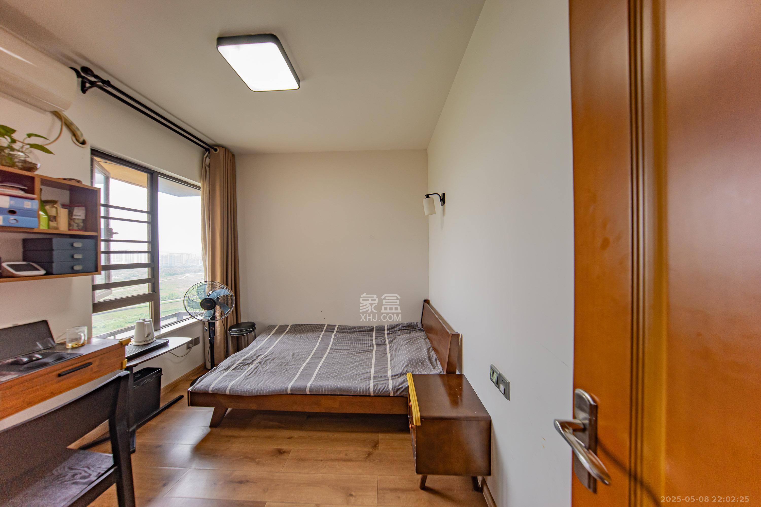 华润橡树湾  3室2厅1卫    79.0万卧室