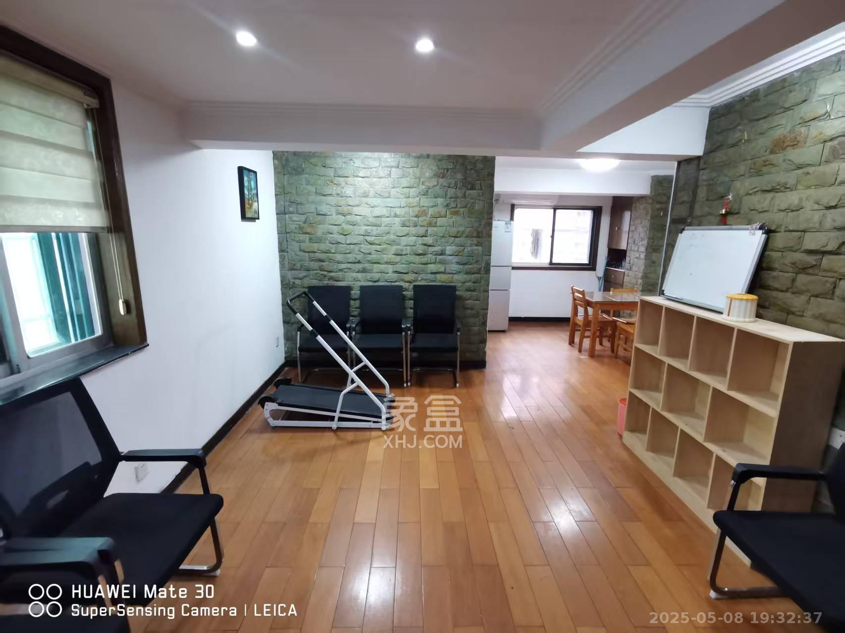 宏景名厦 2室1厅2卫 2500.0元/月 宏景名厦 2室1厅2卫 2500.0元/月室内图