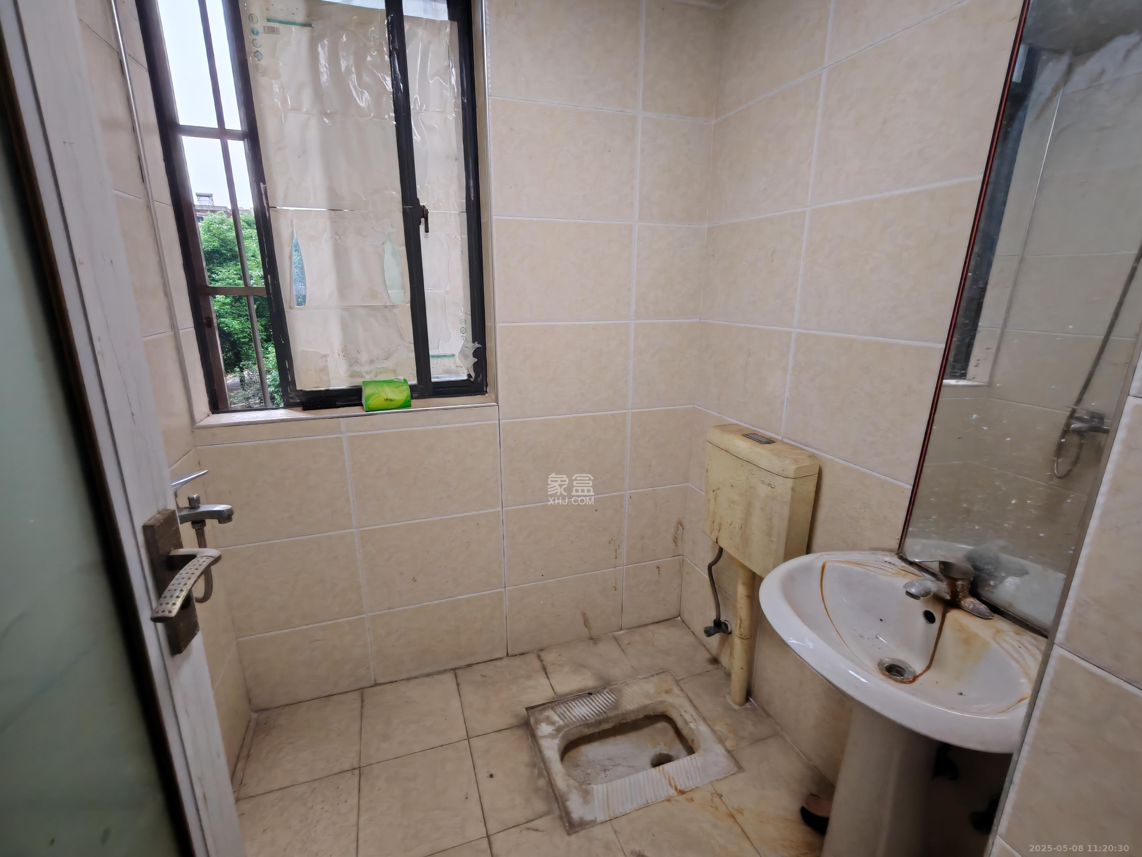 凯姆国际 3室2厅2卫 2000.0元/月 凯姆国际 3室2厅2卫 2000.0元/月室内图