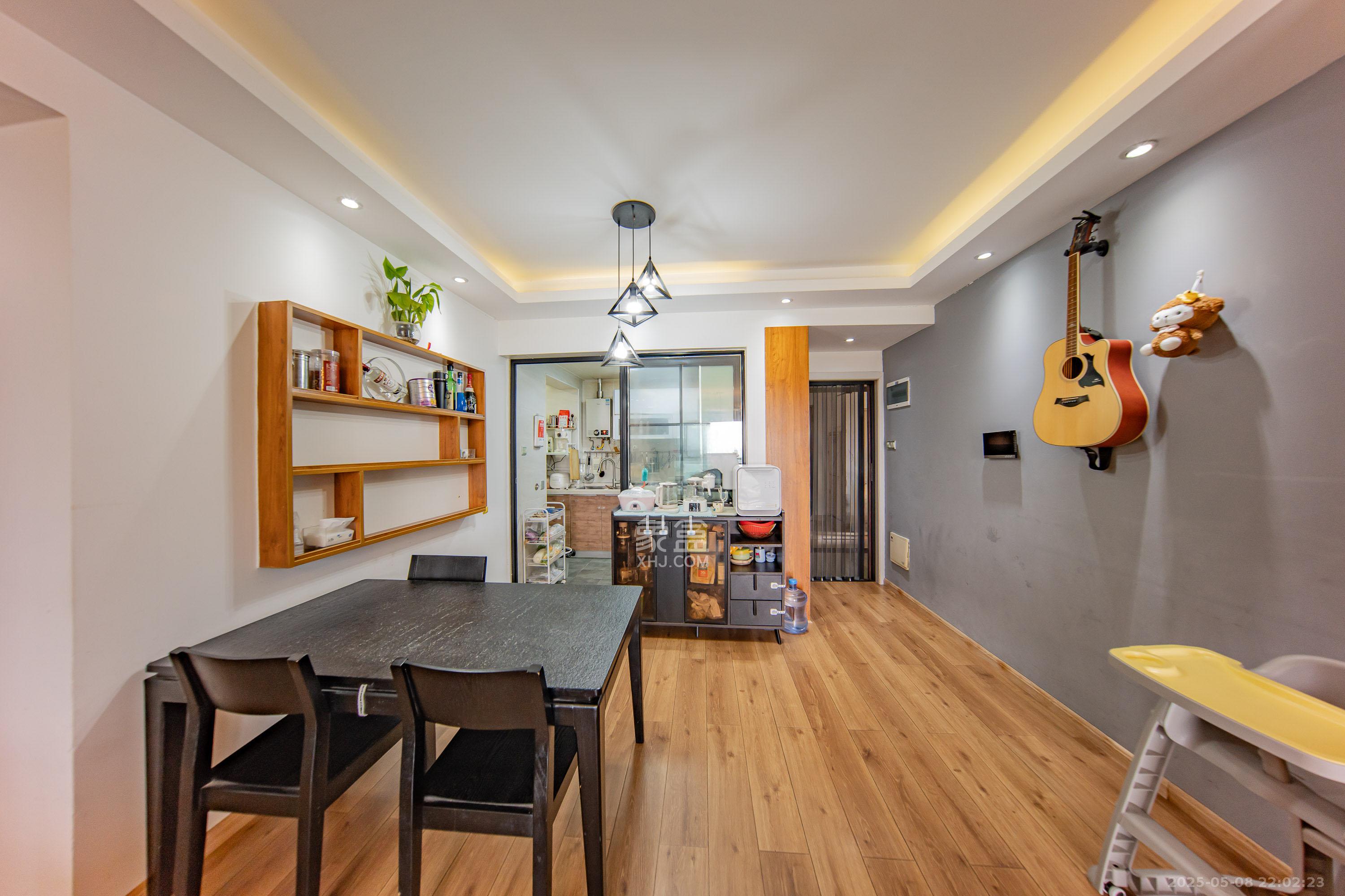 华润橡树湾  3室2厅1卫    79.0万客厅