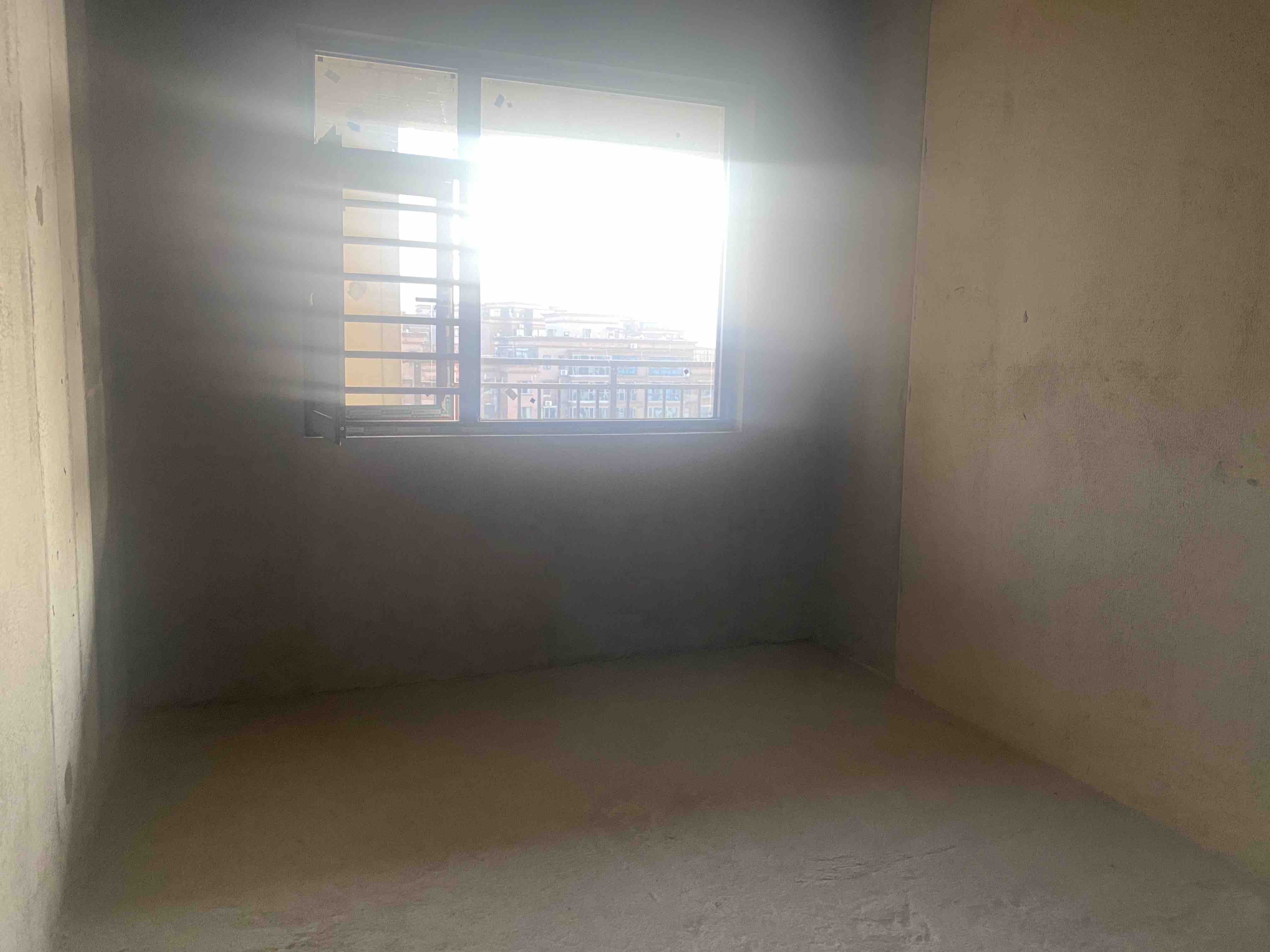 青春里 1室0厅0卫 100.0万 青春里 1室0厅0卫 100.0万客厅