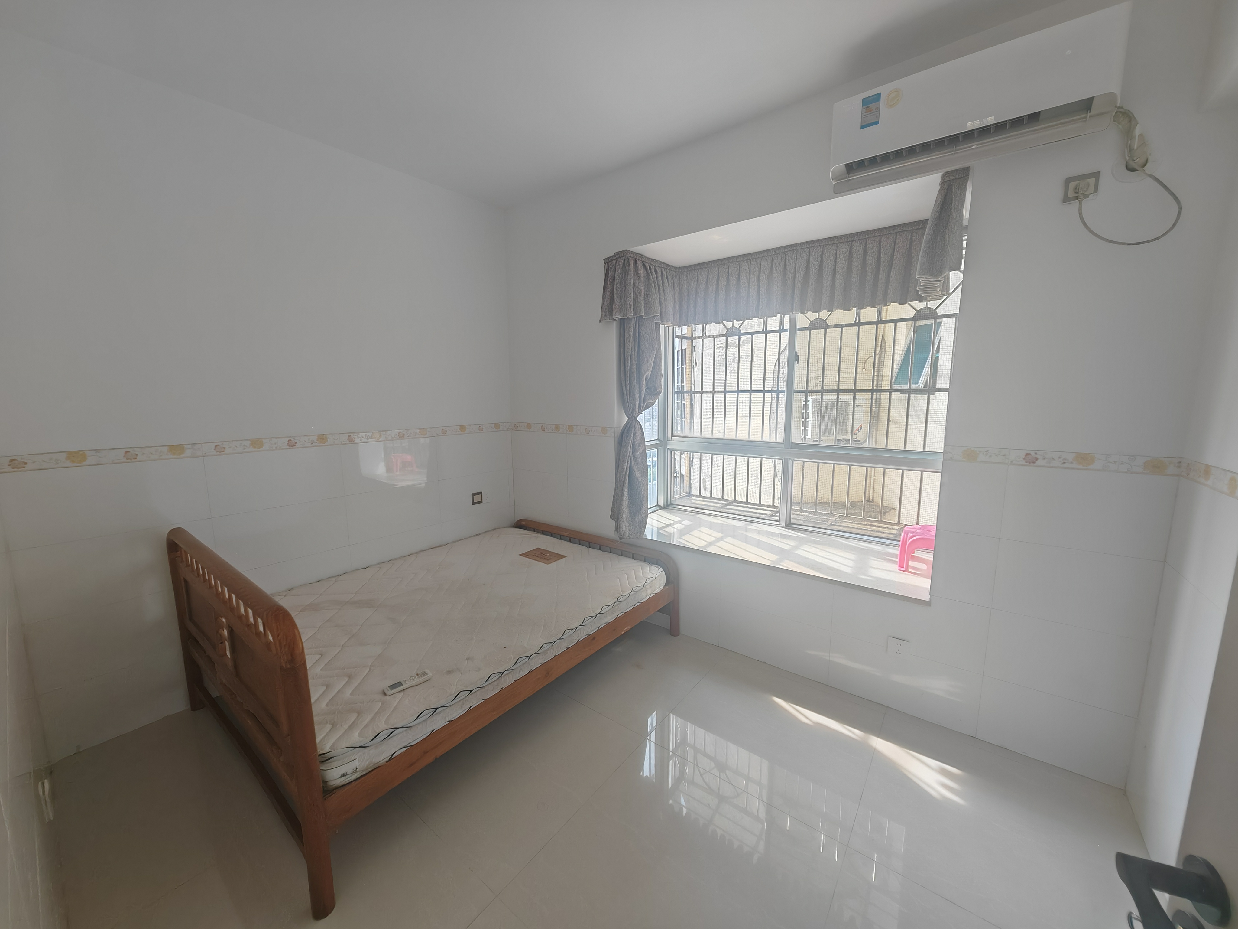 府兴公寓 4室2厅2卫 2800.00元/月 府兴公寓 4室2厅2卫 2800.00元/月室内图