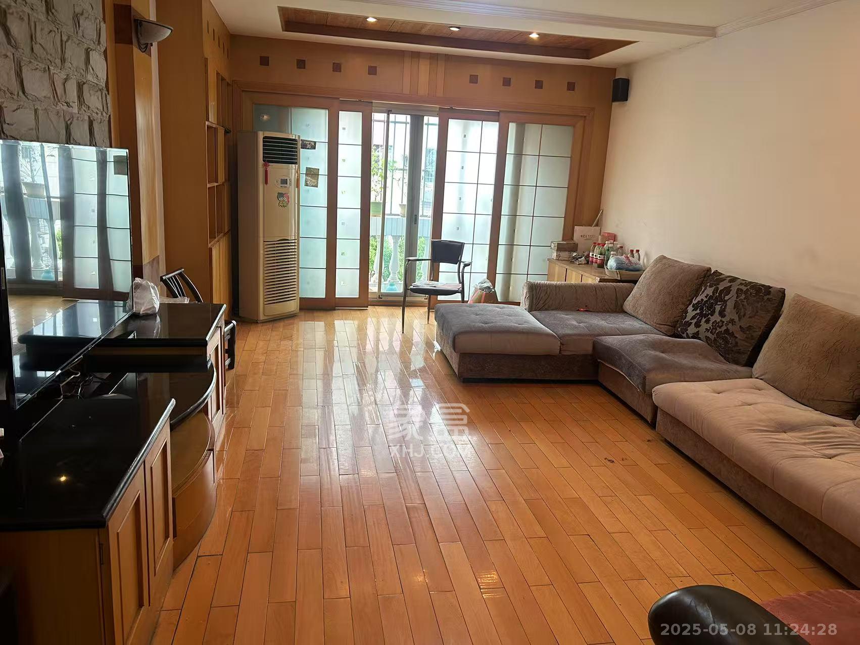 泰时新雅园  3室2厅2卫    2600.0元/月 泰时新雅园  3室2厅2卫    2600.0元/月