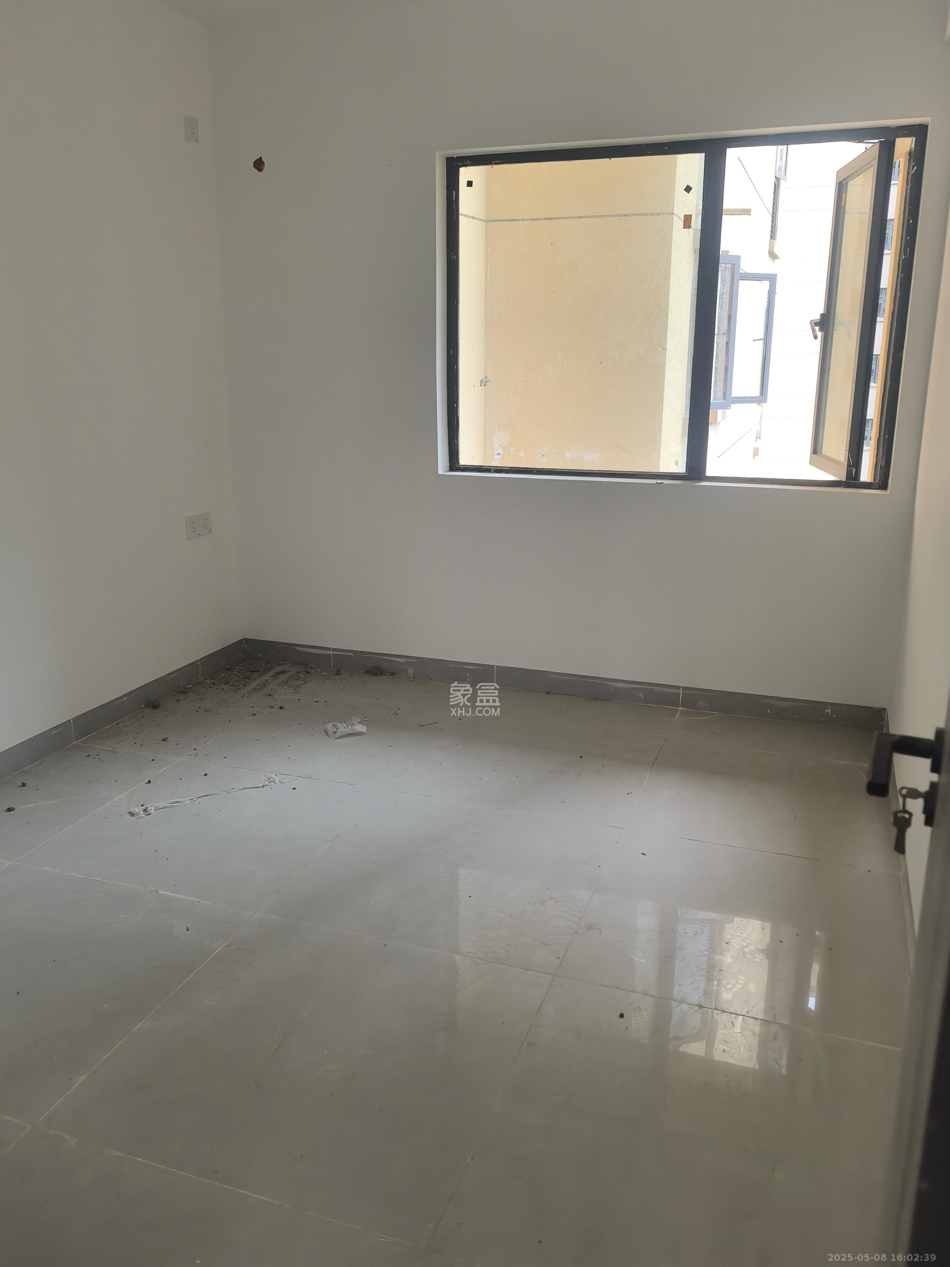 丽发新城  1室0厅0卫    2500.0元/月 丽发新城  1室0厅0卫    2500.0元/月室内图