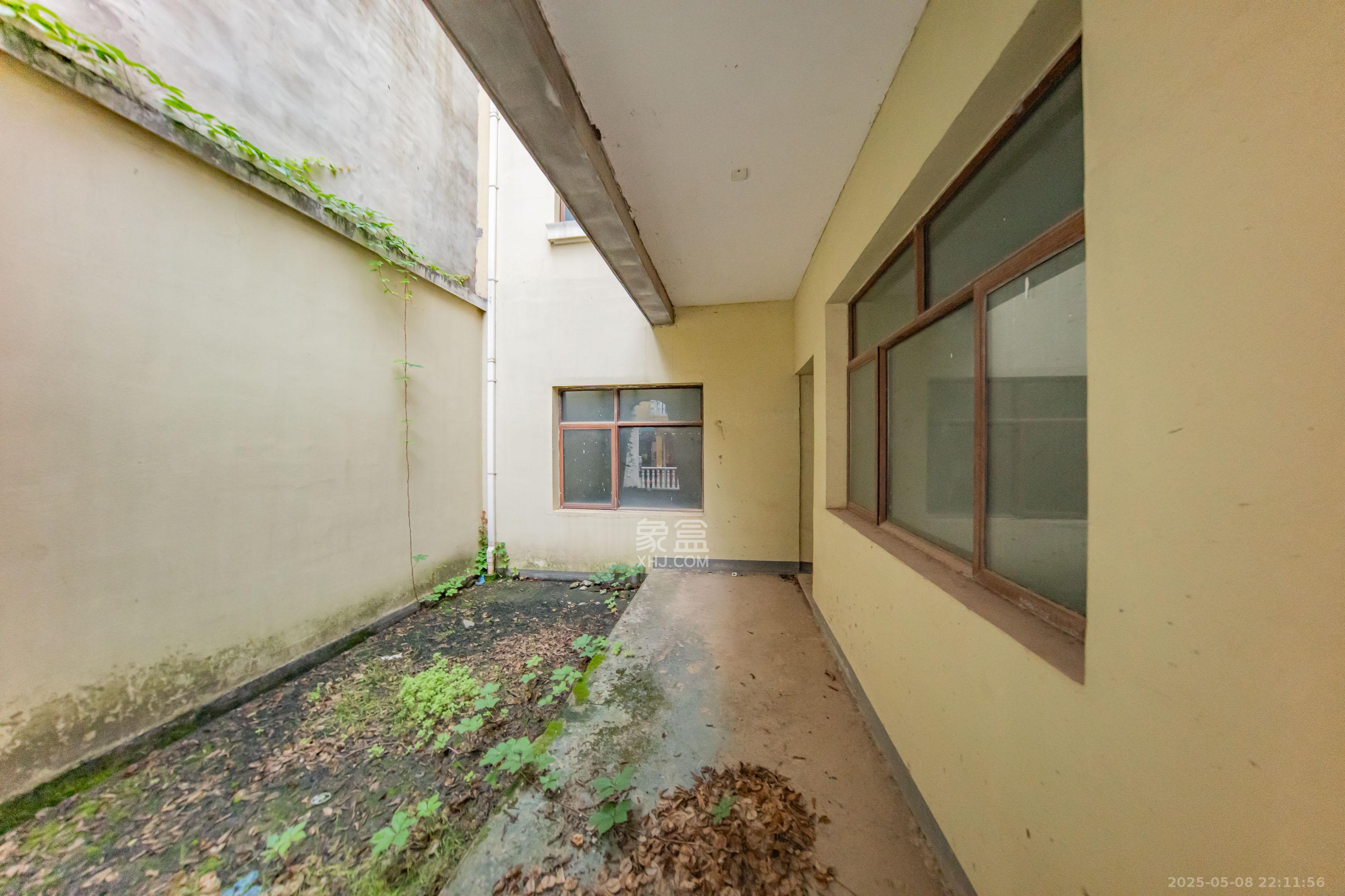 麓山恋迪亚溪谷 5室2厅2卫 300.0万 麓山恋迪亚溪谷 5室2厅2卫 300.0万其他