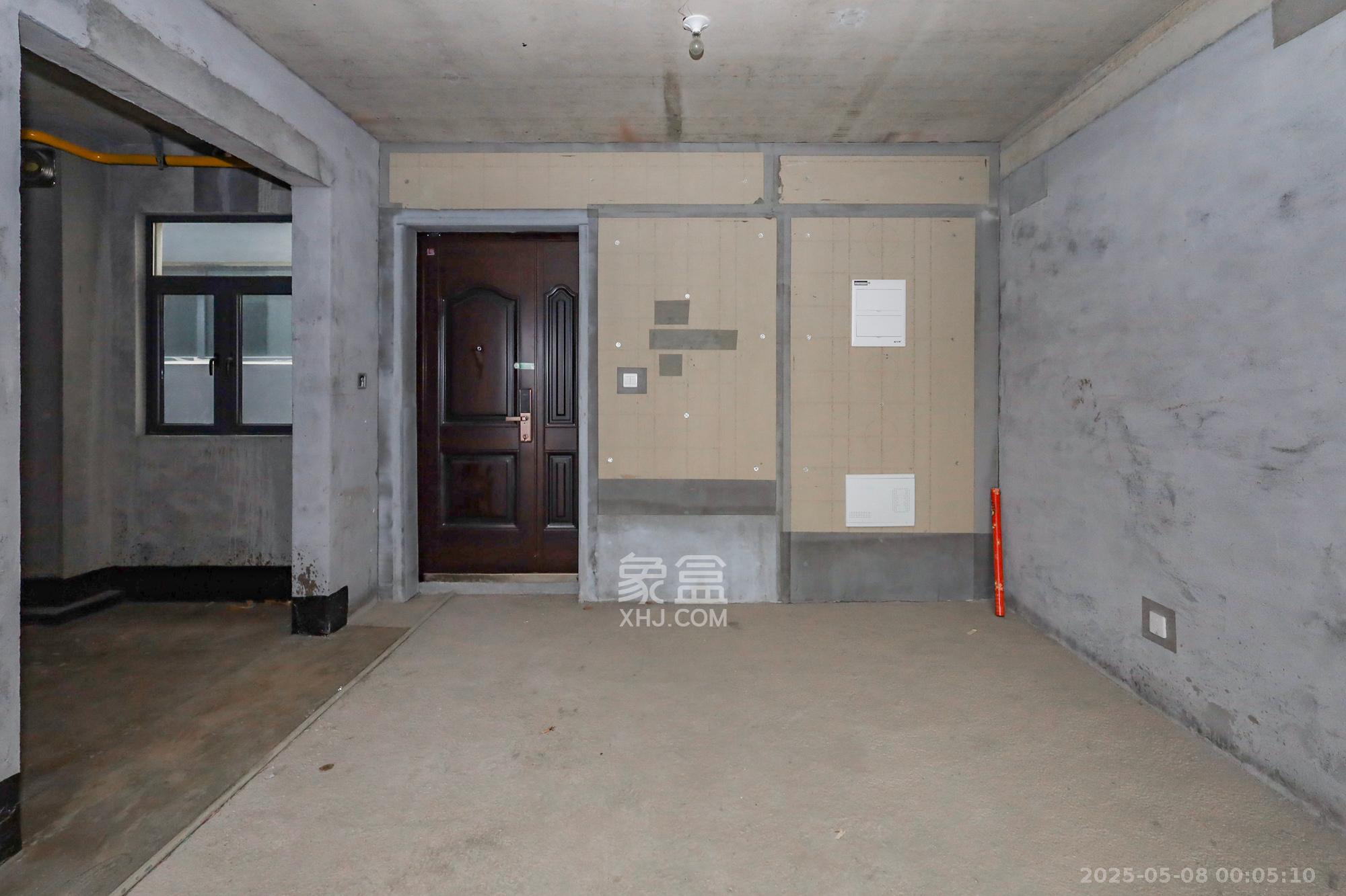 轨道中建麓江府  3室2厅2卫    180.0万