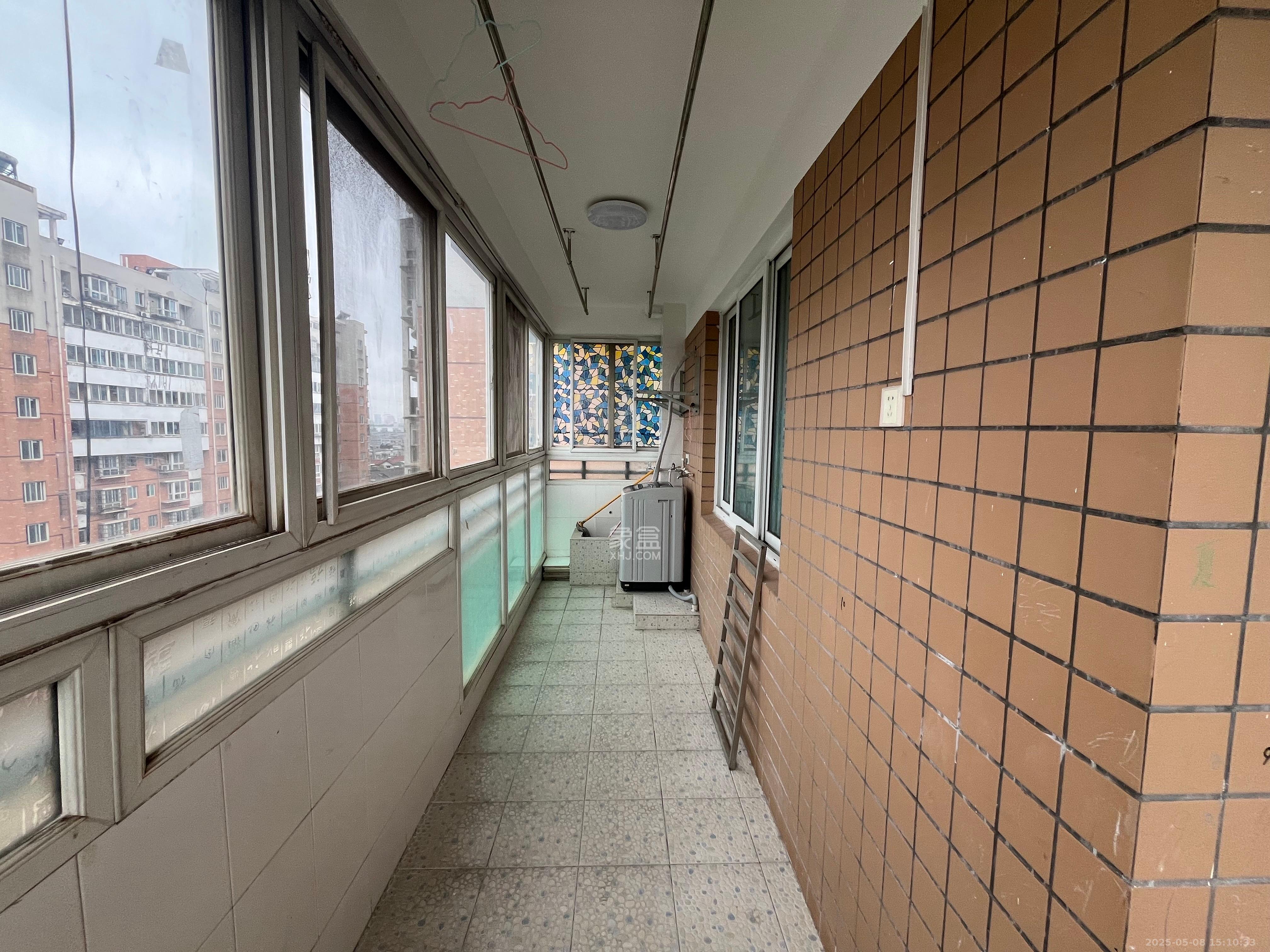 晶华美地 3室2厅2卫 2400.0元/月 晶华美地 3室2厅2卫 2400.0元/月室内图