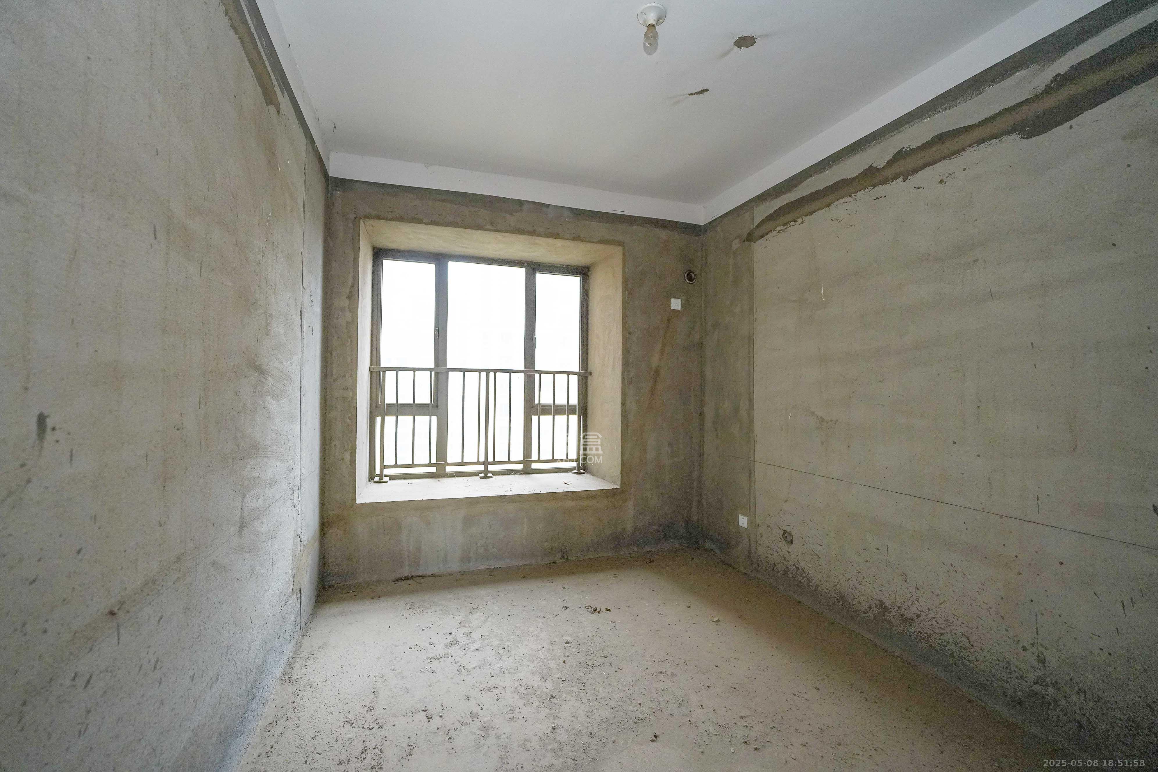 幸福庄园  4室2厅2卫    85.0万 幸福庄园  4室2厅2卫    85.0万卧室