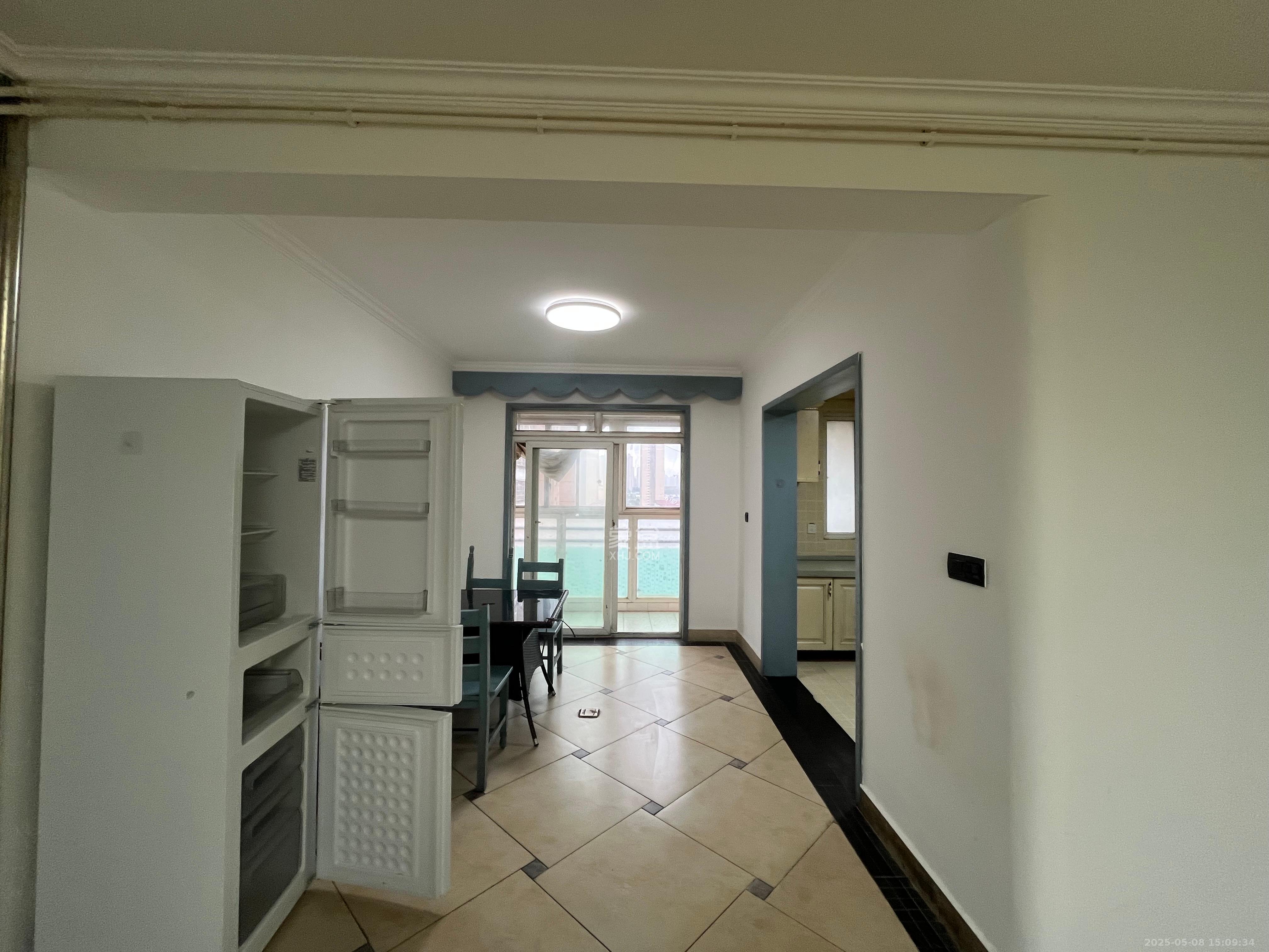 晶华美地 3室2厅2卫 2400.0元/月 晶华美地 3室2厅2卫 2400.0元/月室内图