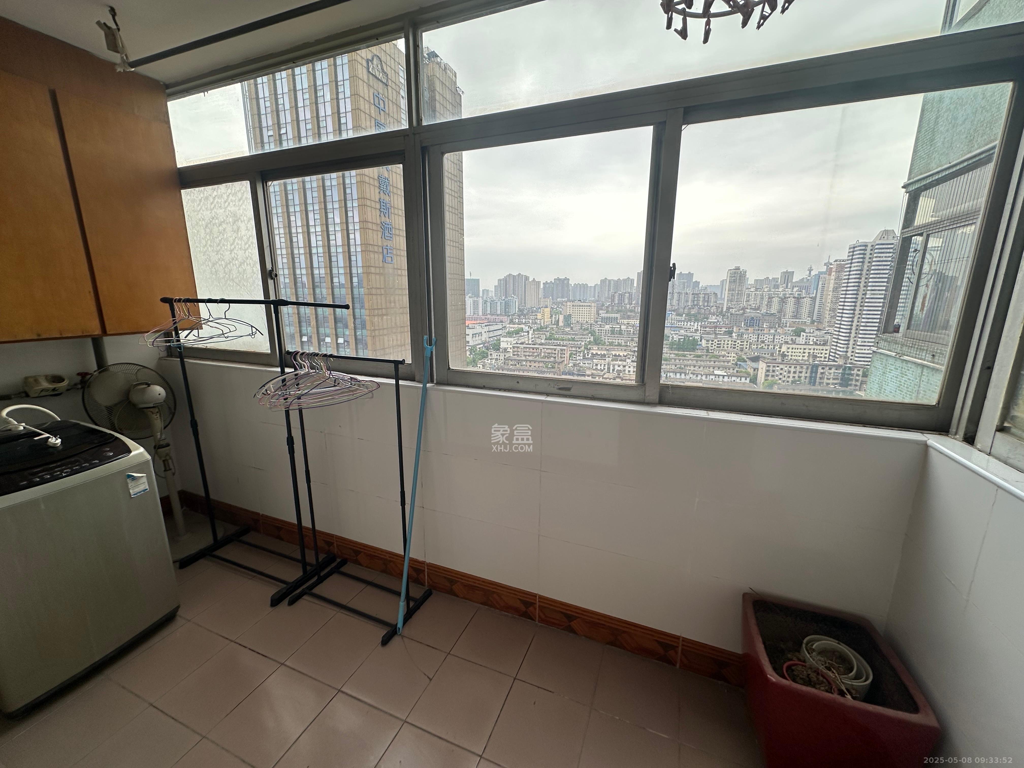 长铁高层  3室1厅1卫   2000.00元/月室内图