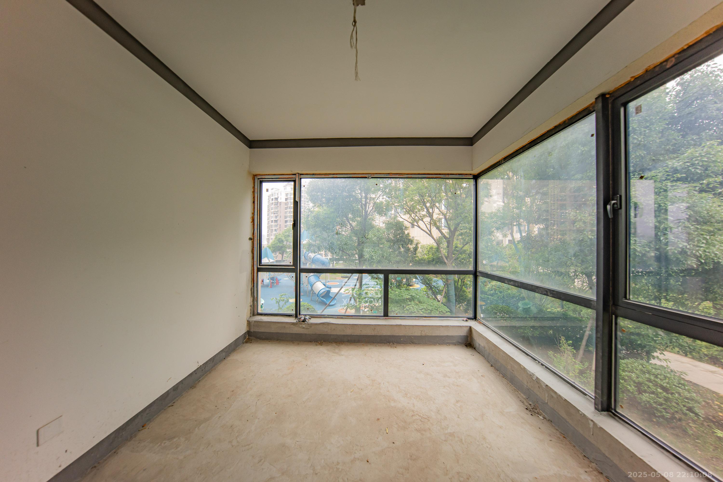 建投象山国际  4室2厅2卫   135.00万卧室
