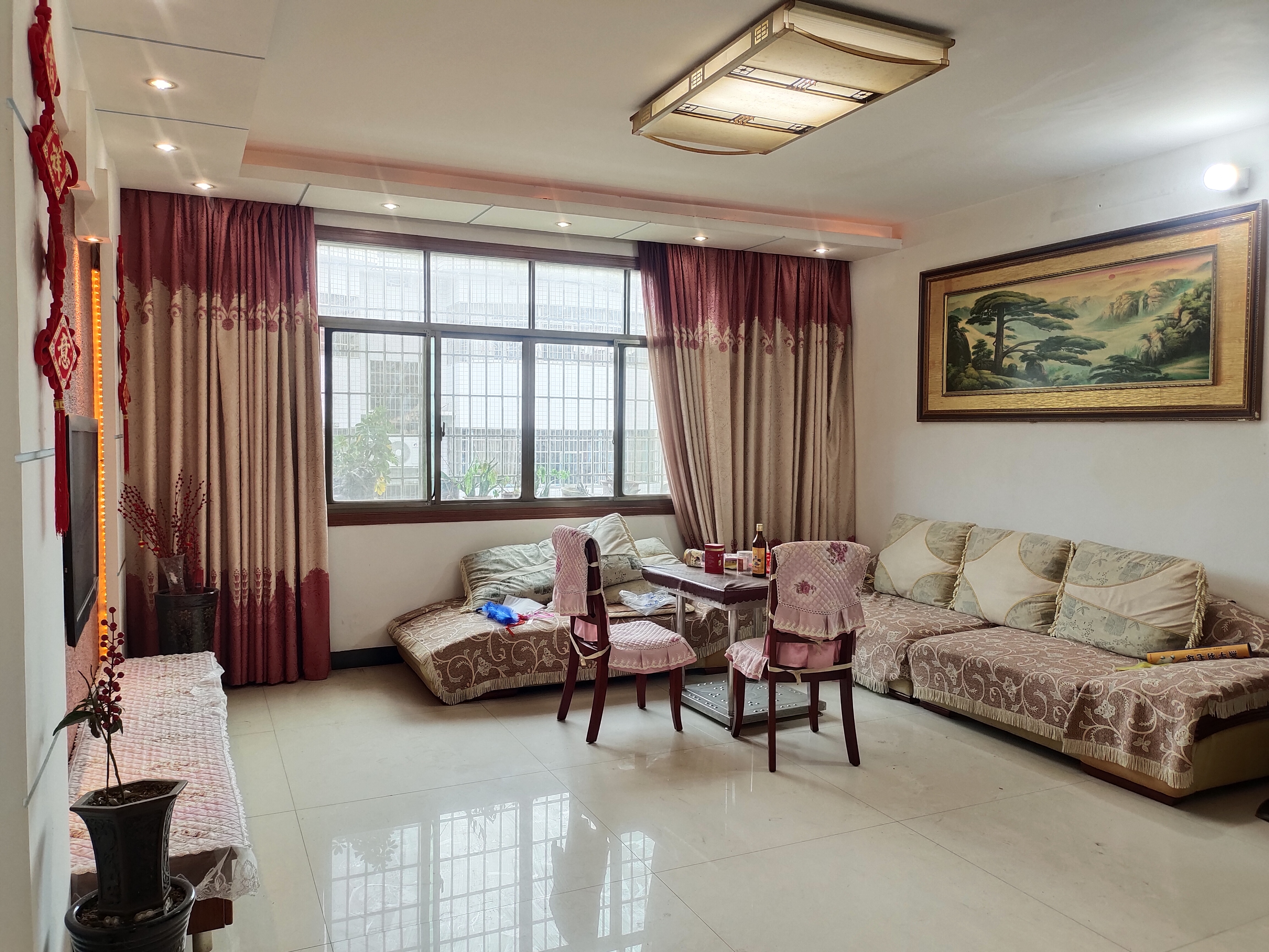 盐业局 3室2厅2卫 48.8万 盐业局 3室2厅2卫 48.8万客厅