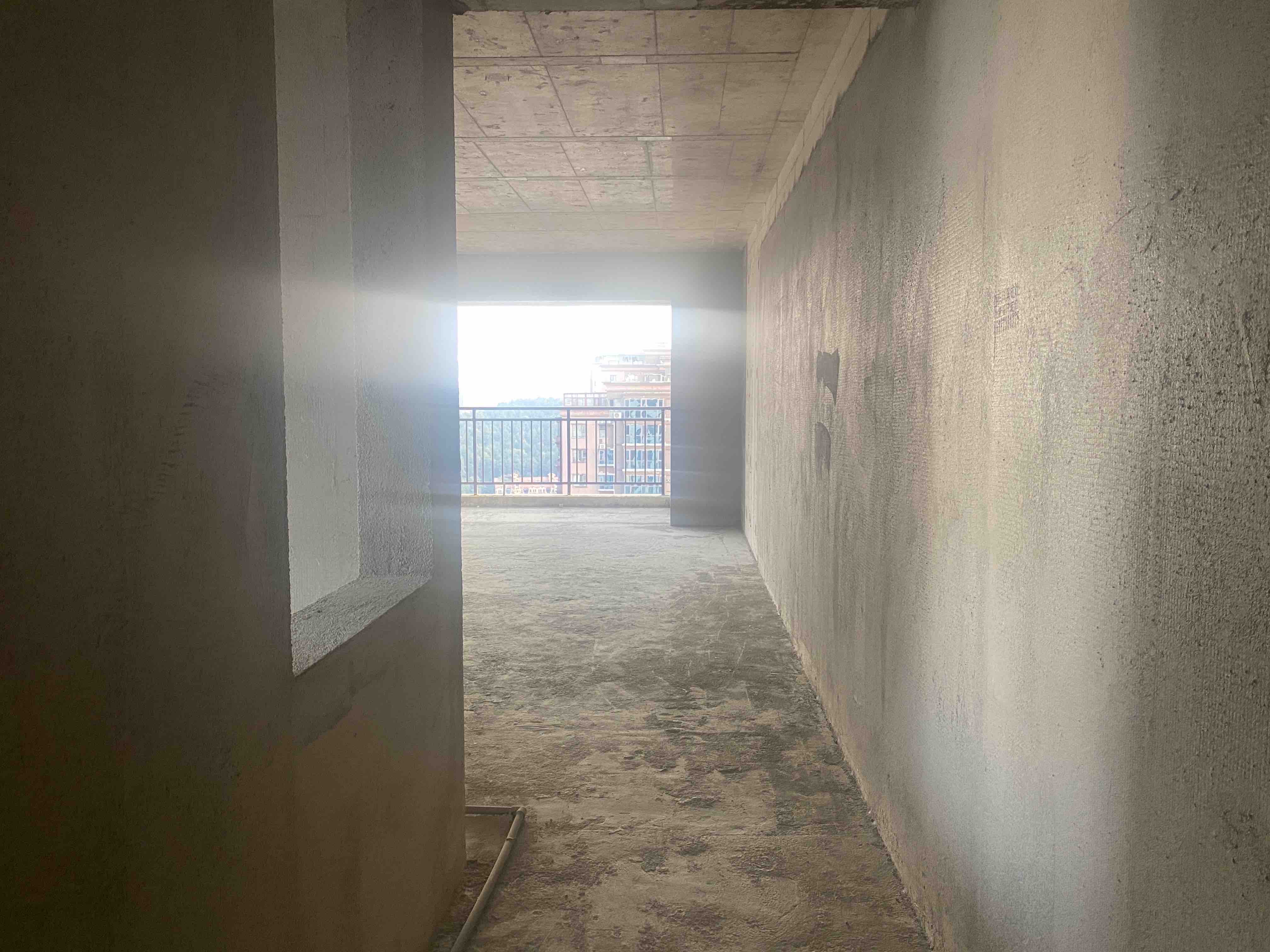 青春里 1室0厅0卫 100.0万 青春里 1室0厅0卫 100.0万客厅