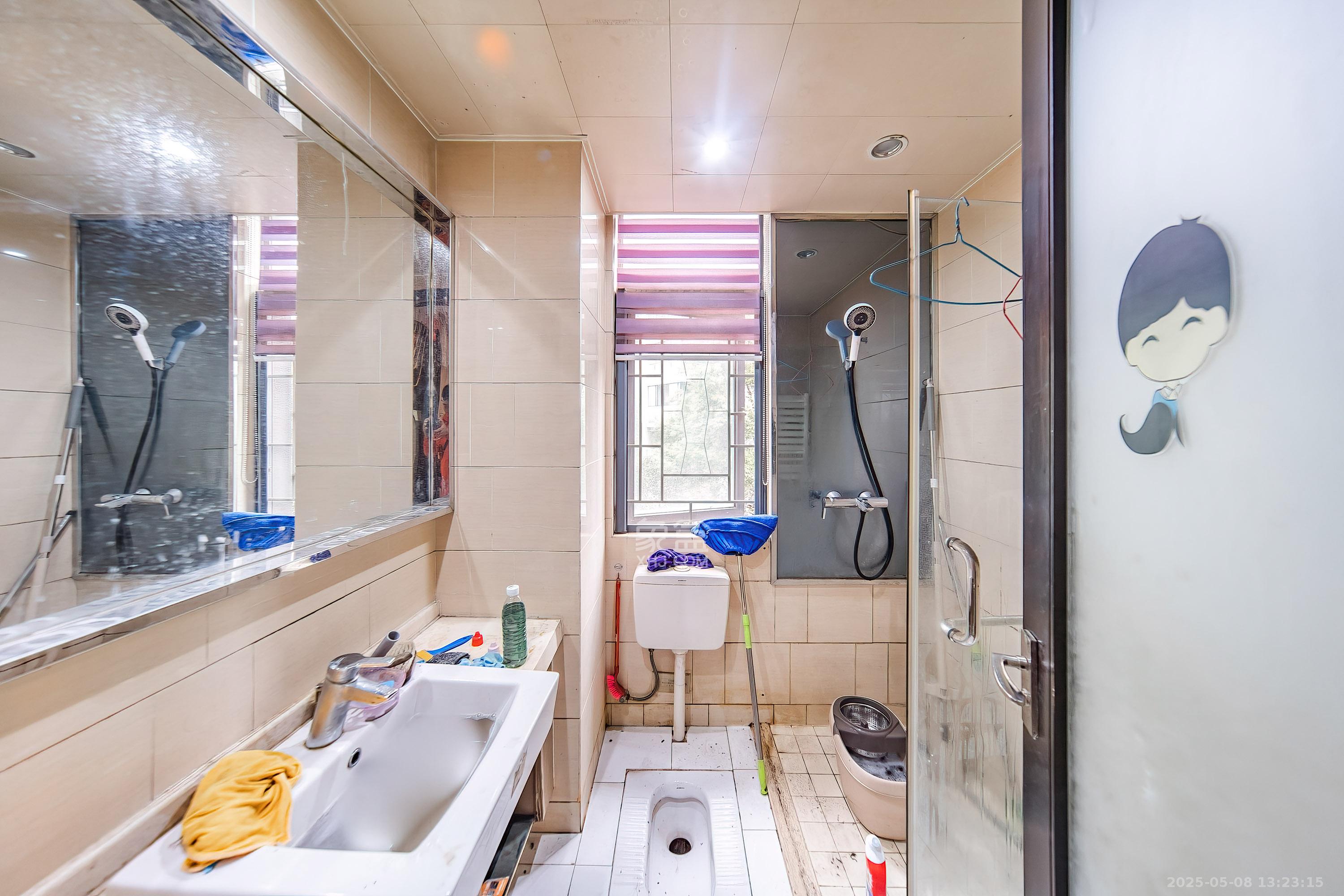 阳光100三期  3室2厅2卫    108.0万卫生间