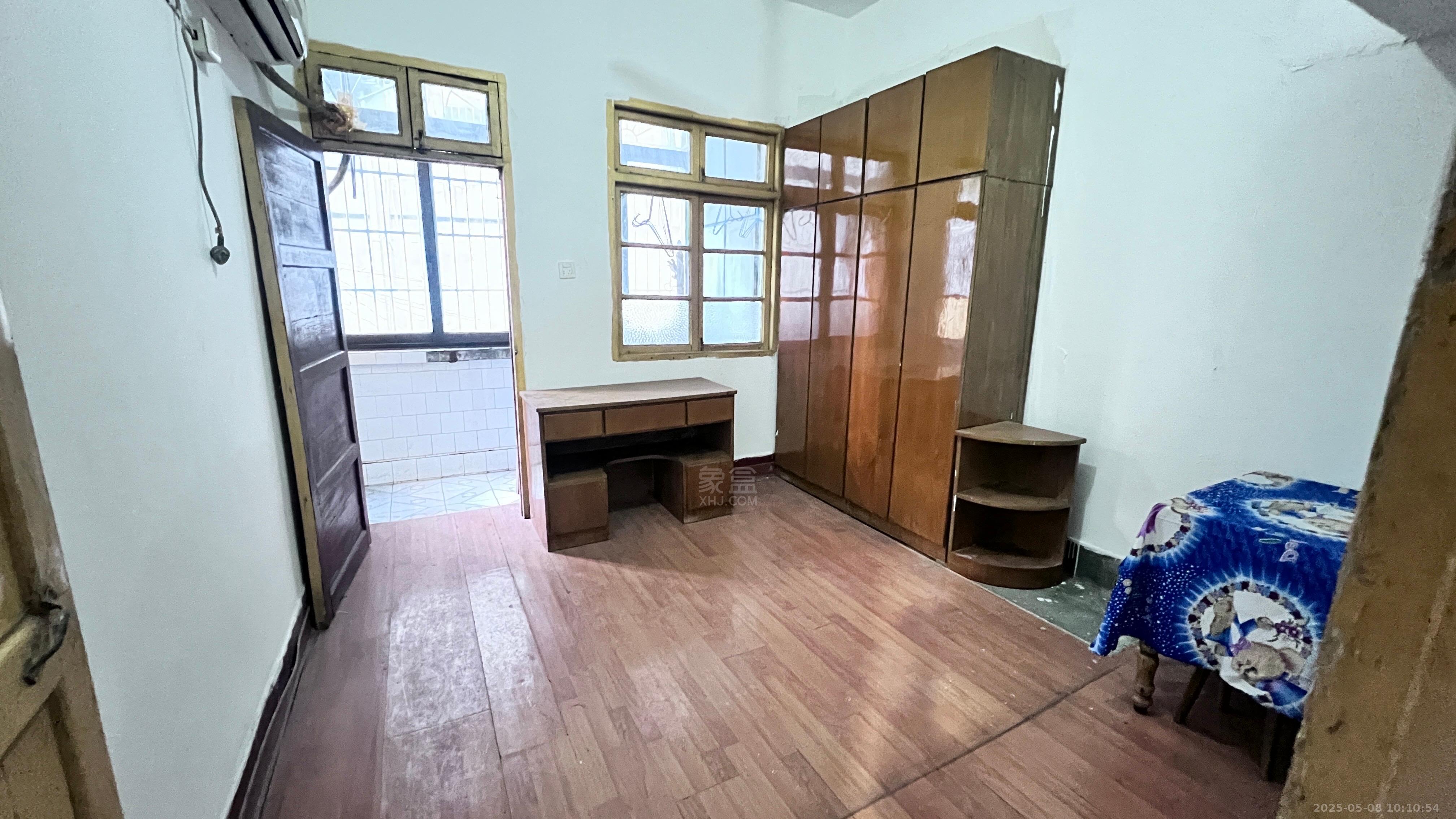 沿江路散盘 2室1厅1卫 600.0元/月 沿江路散盘 2室1厅1卫 600.0元/月室内图