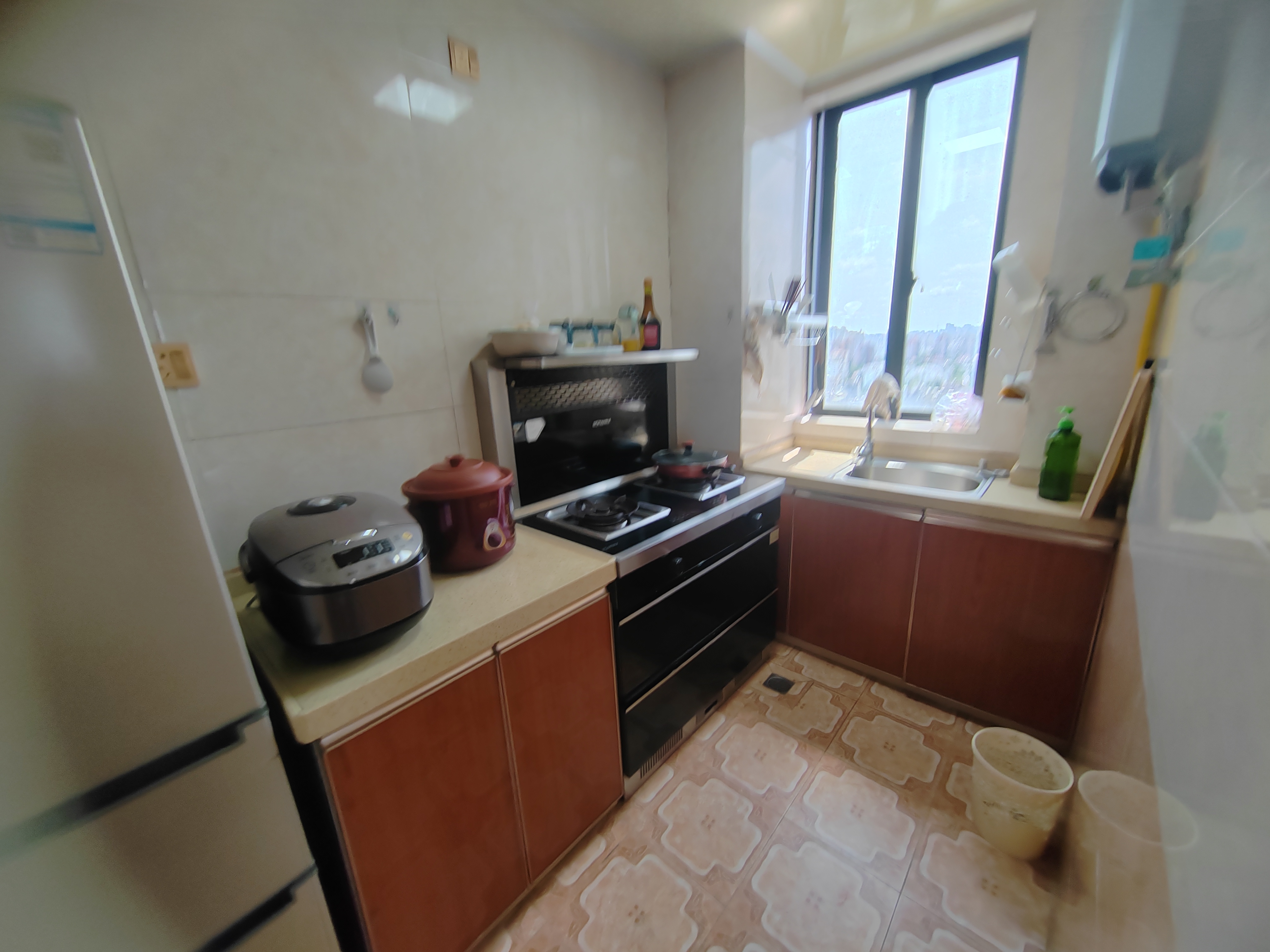 蓝海瑞园 2室2厅1卫 2100.00元/月 蓝海瑞园 2室2厅1卫 2100.00元/月室内图