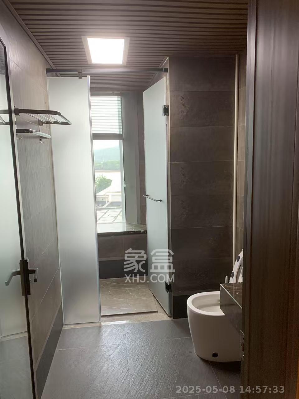 汇景发展环球中心  2室1厅1卫   6000.00元/月室内图