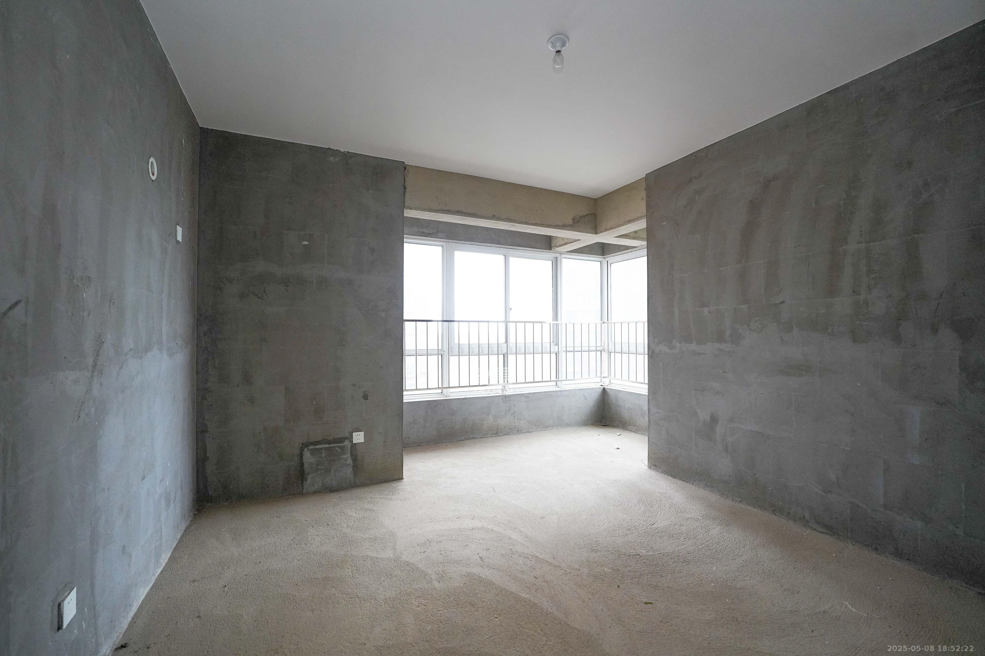 凯富南方鑫城 3室2厅2卫 67.0万 凯富南方鑫城 3室2厅2卫 67.0万卧室