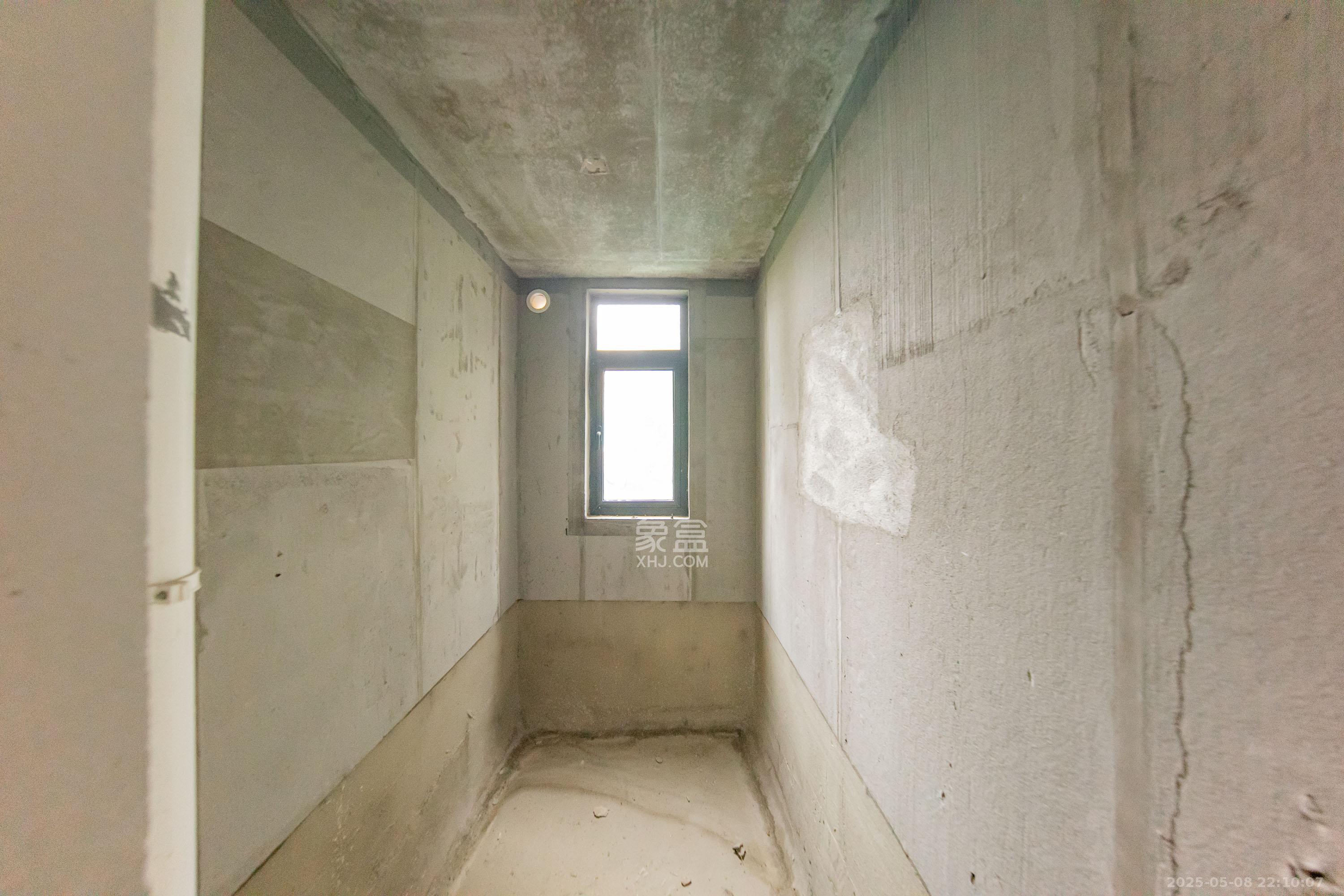 建投象山国际  4室2厅2卫   135.00万卫生间