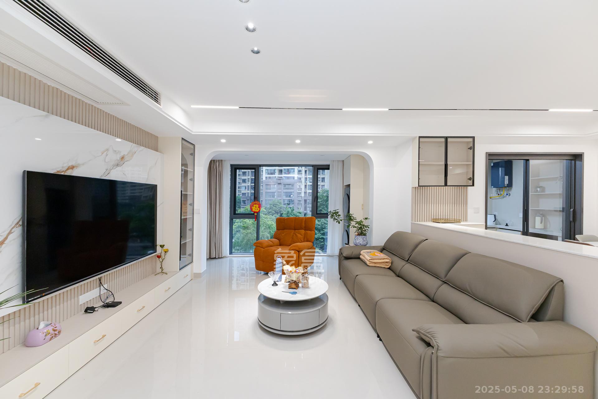 玛丽的花园(金色阳光家园)  3室2厅2卫    125.0万 玛丽的花园(金色阳光家园)  3室2厅2卫    125.0万客厅