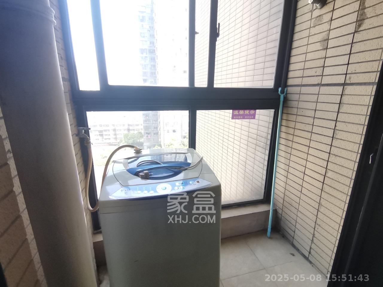 藏珑湖上国际花园  1室1厅1卫    1600.0元/月室内图