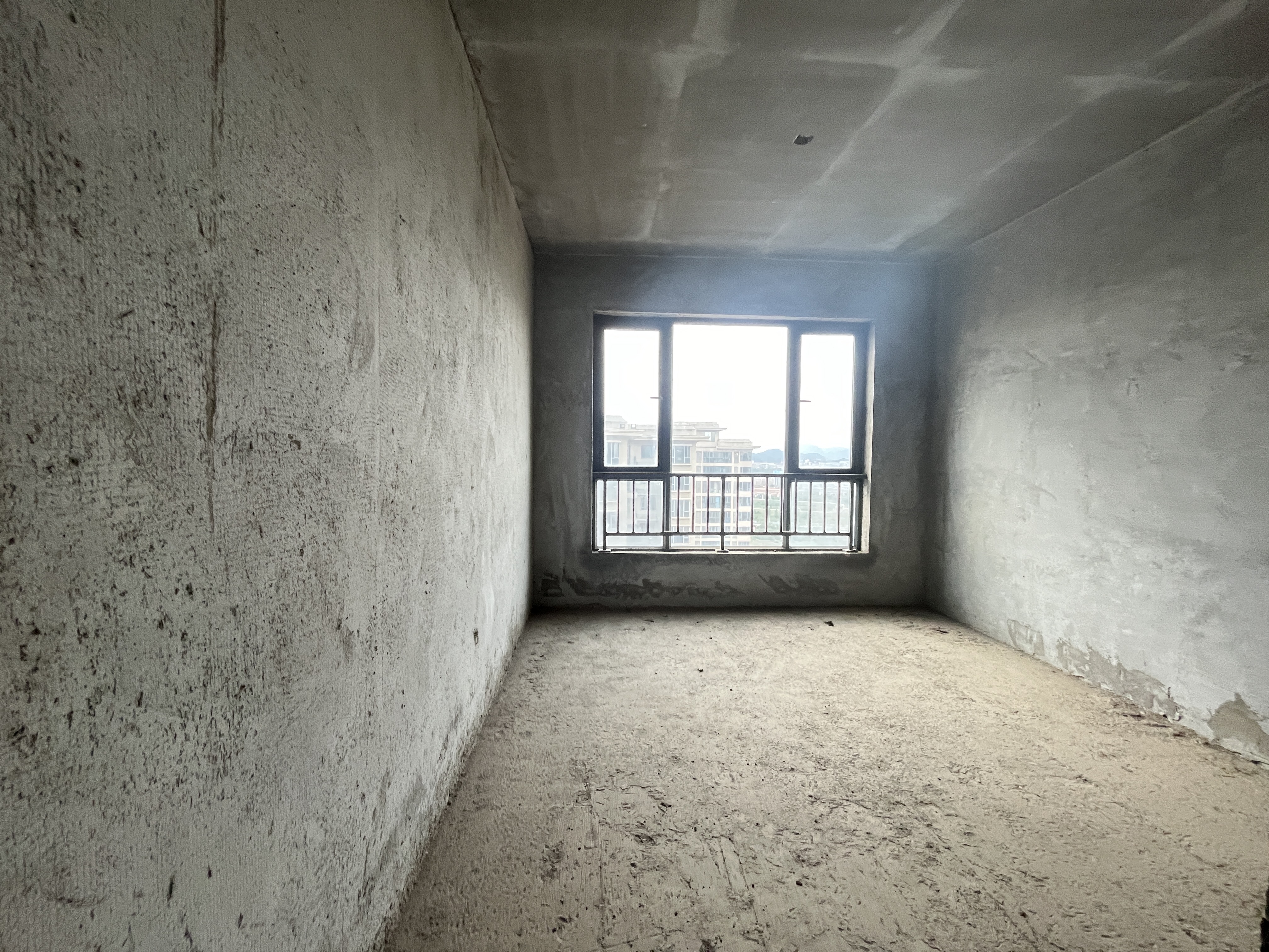 大同沁园 4室2厅2卫 72.8万 大同沁园 4室2厅2卫 72.8万客厅