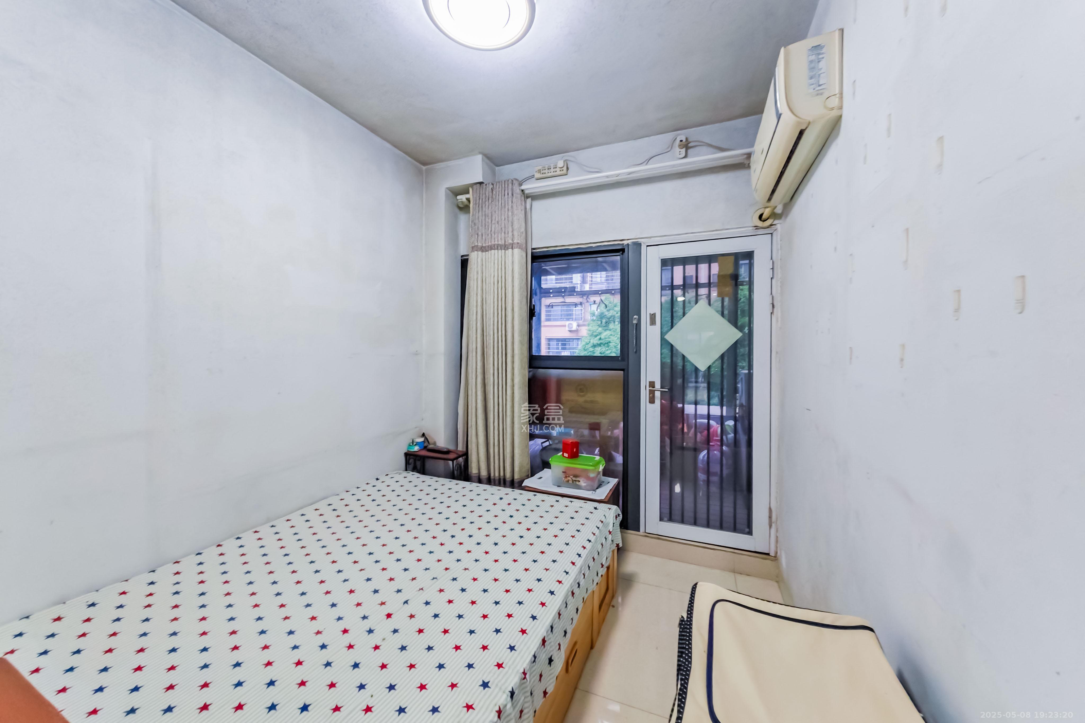 中城丽景香山园  3室2厅1卫   109.00万卧室