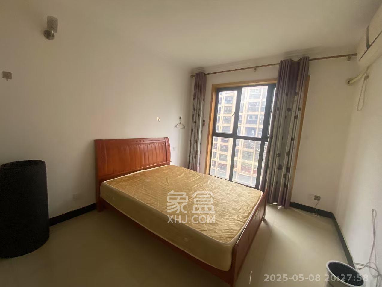 东岸梅园小区  4室2厅1卫   3000.00元/月室内图