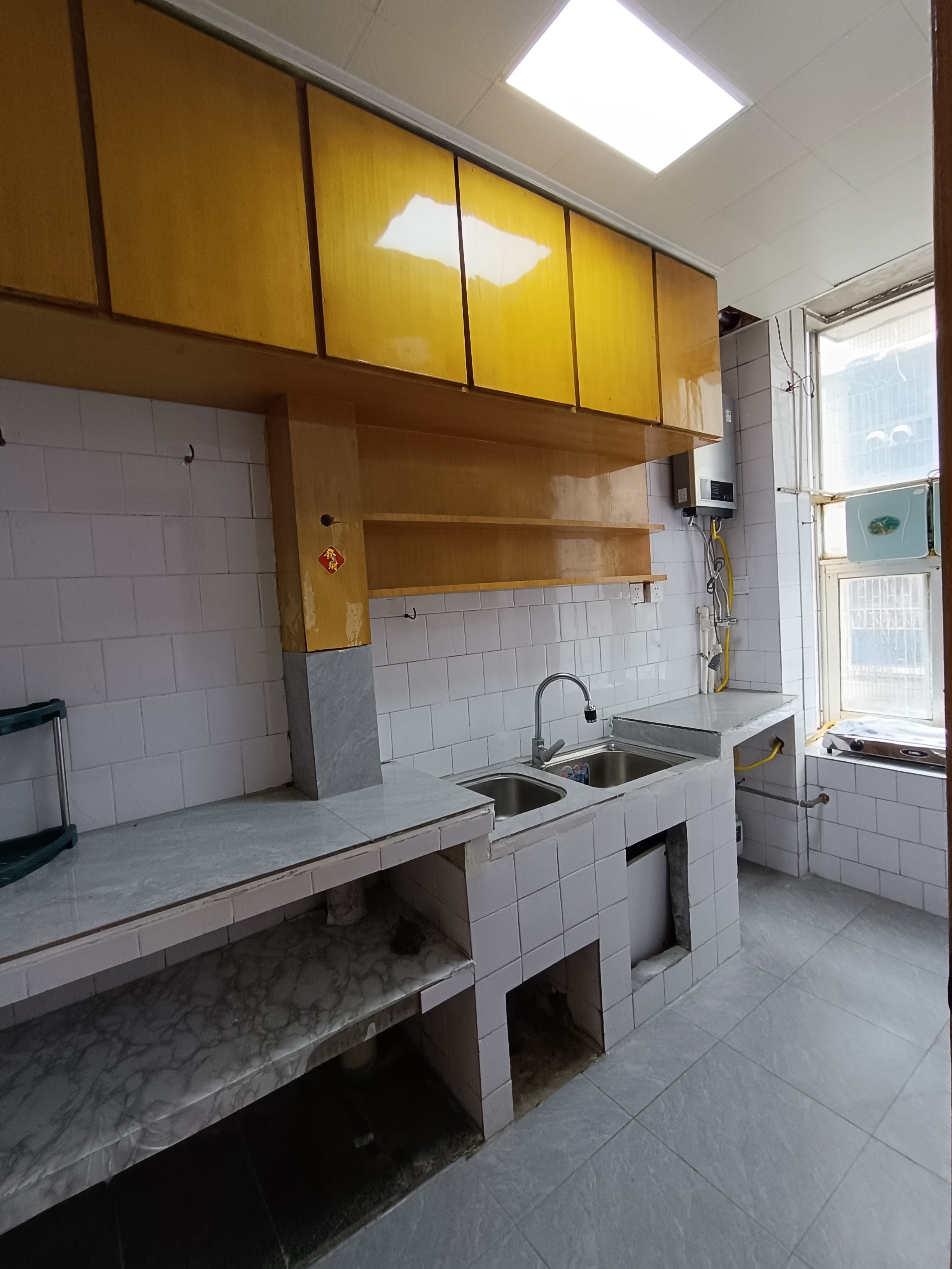 政府统建房  3室2厅1卫    1250.0元/月 政府统建房  3室2厅1卫    1250.0元/月室内图1