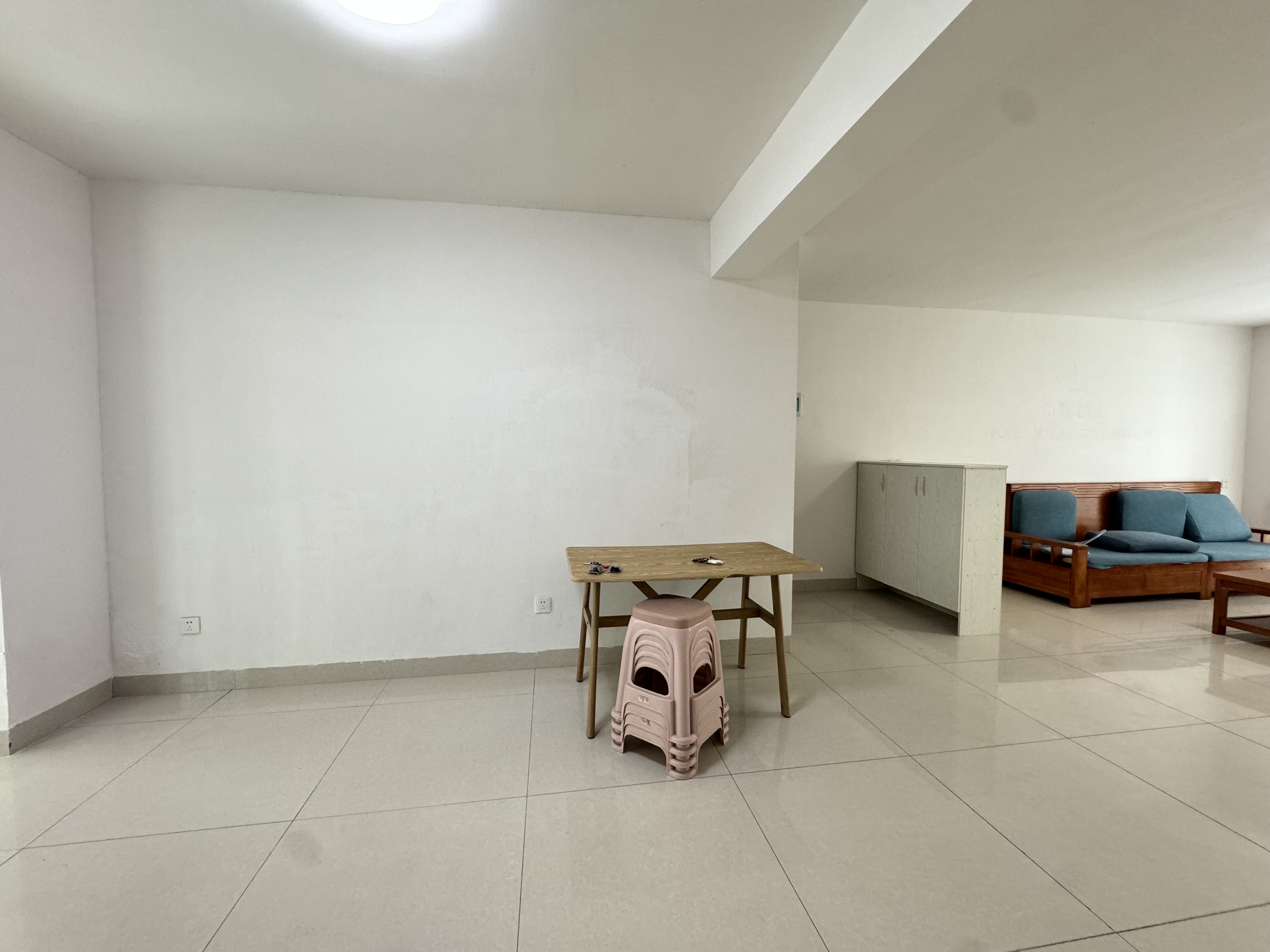 虎形山安置小区(进步社区) 3室2厅2卫 1200.0元/月 虎形山安置小区(进步社区) 3室2厅2卫 1200.0元/月室内图