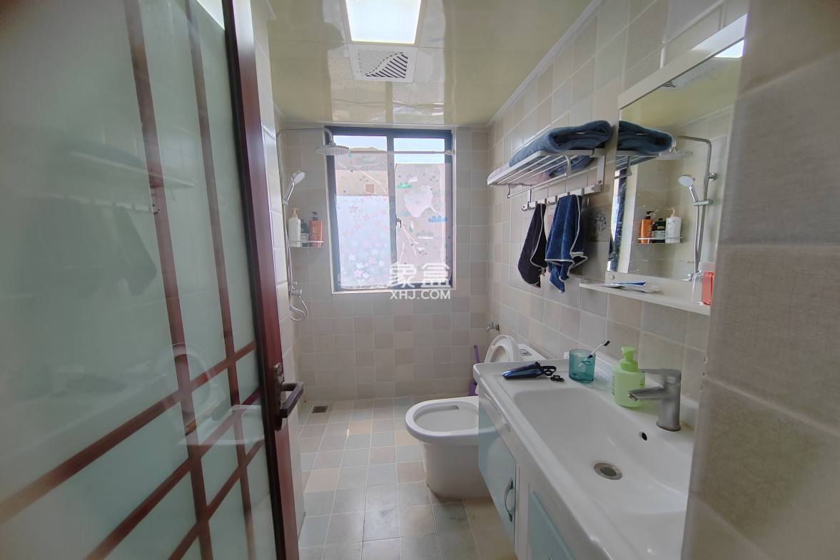 蓝海瑞园 2室2厅1卫 2100.00元/月 蓝海瑞园 2室2厅1卫 2100.00元/月室内图