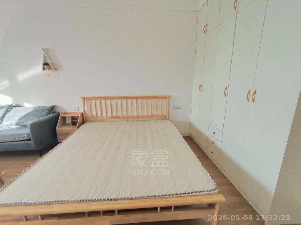 尚格广场 1室1厅1卫 1600.0元/月 尚格广场 1室1厅1卫 1600.0元/月室内图