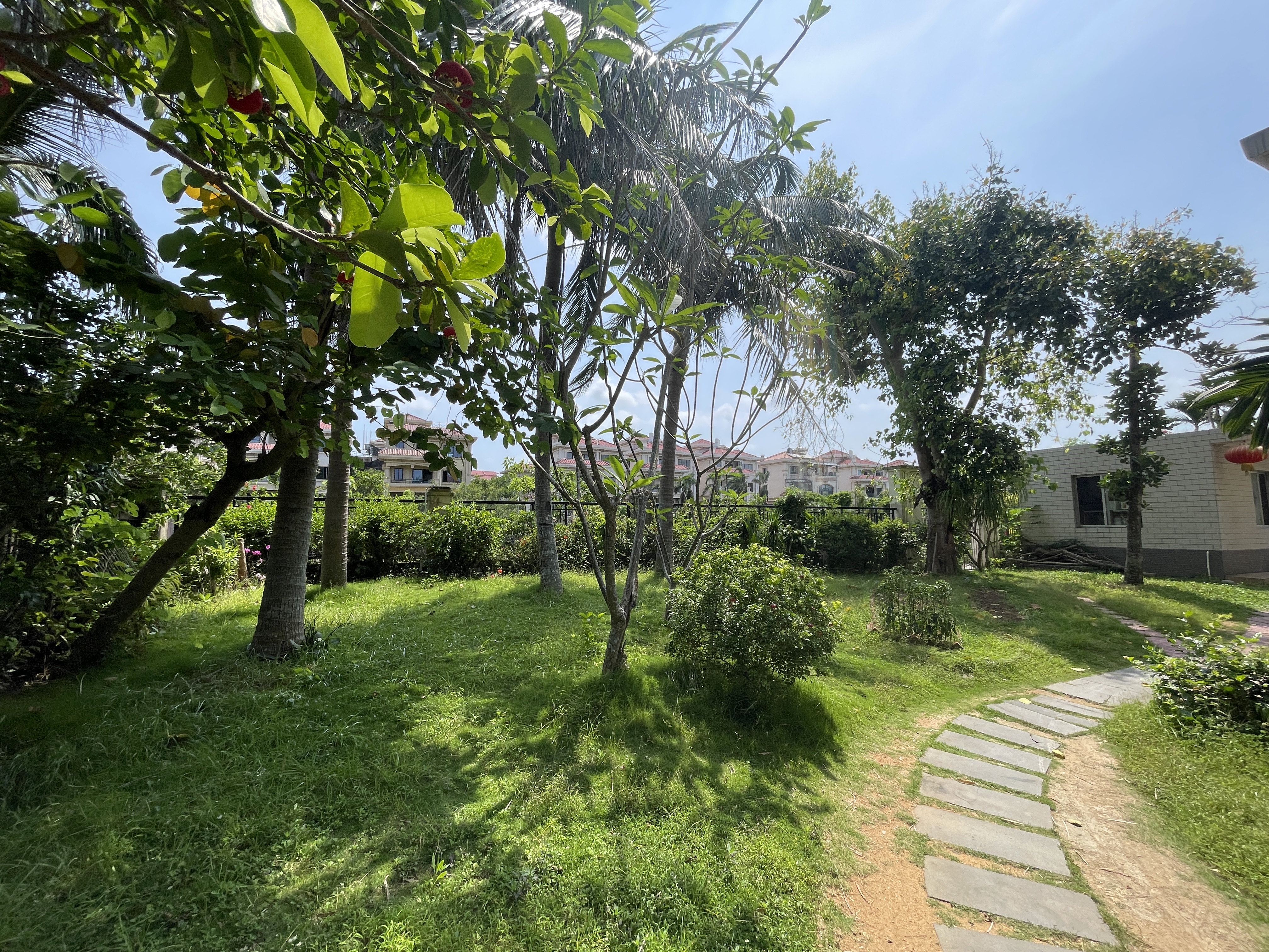 西湾别墅 8室3厅5卫 35000.0元/月 西湾别墅 8室3厅5卫 35000.0元/月室内图