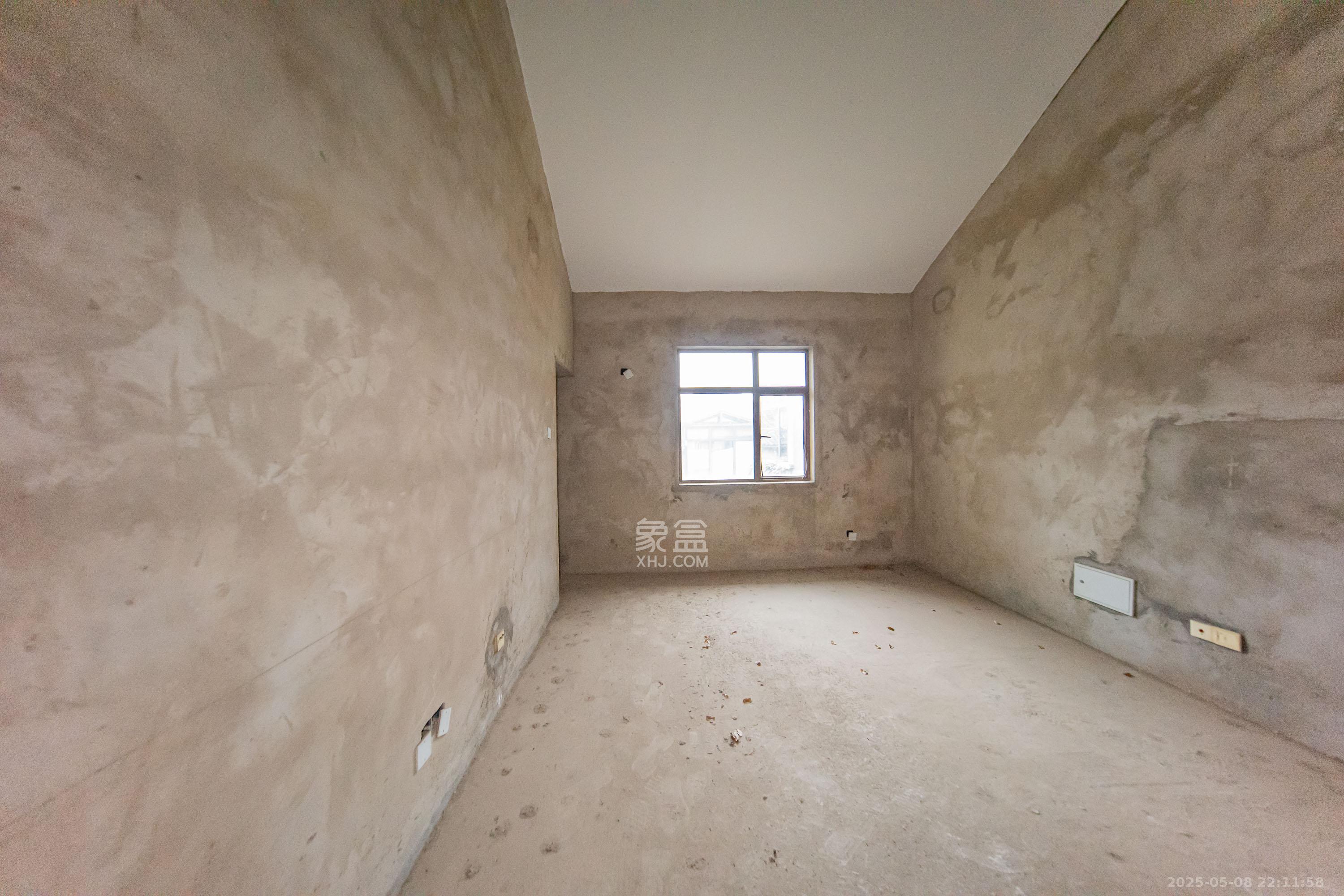 麓山恋迪亚溪谷 5室2厅2卫 300.0万 麓山恋迪亚溪谷 5室2厅2卫 300.0万卧室