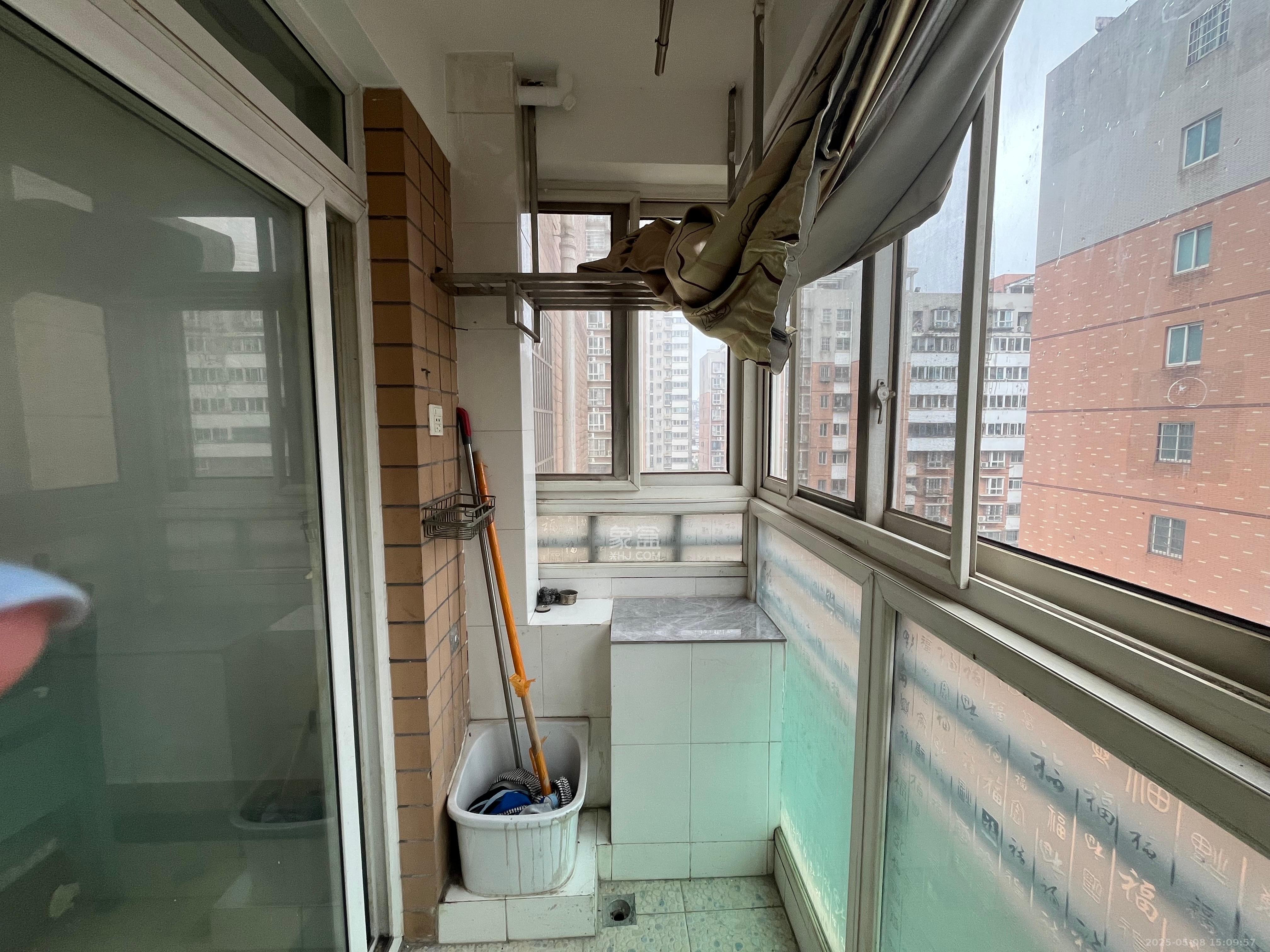 晶华美地 3室2厅2卫 2400.0元/月 晶华美地 3室2厅2卫 2400.0元/月室内图