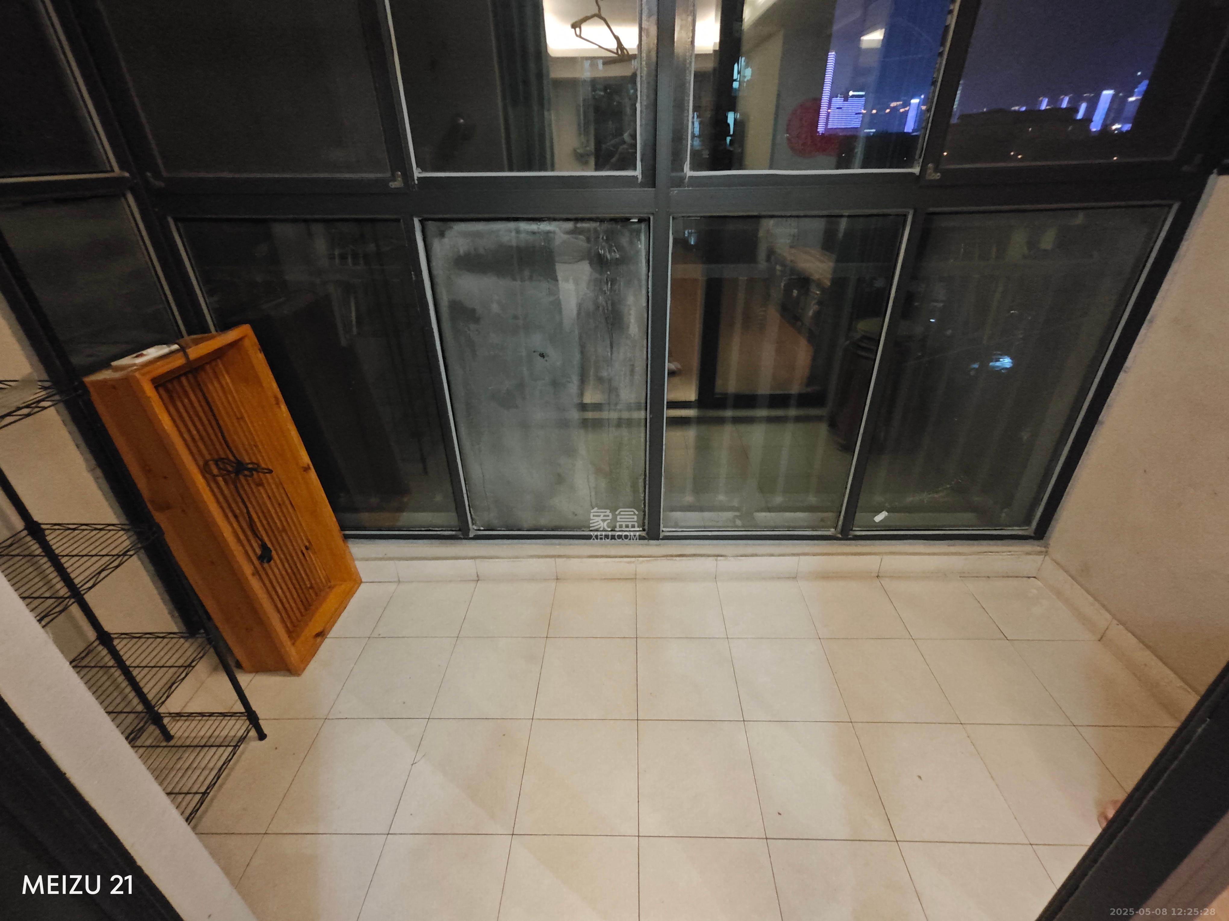 万科城  3室2厅1卫   2400.00元/月室内图