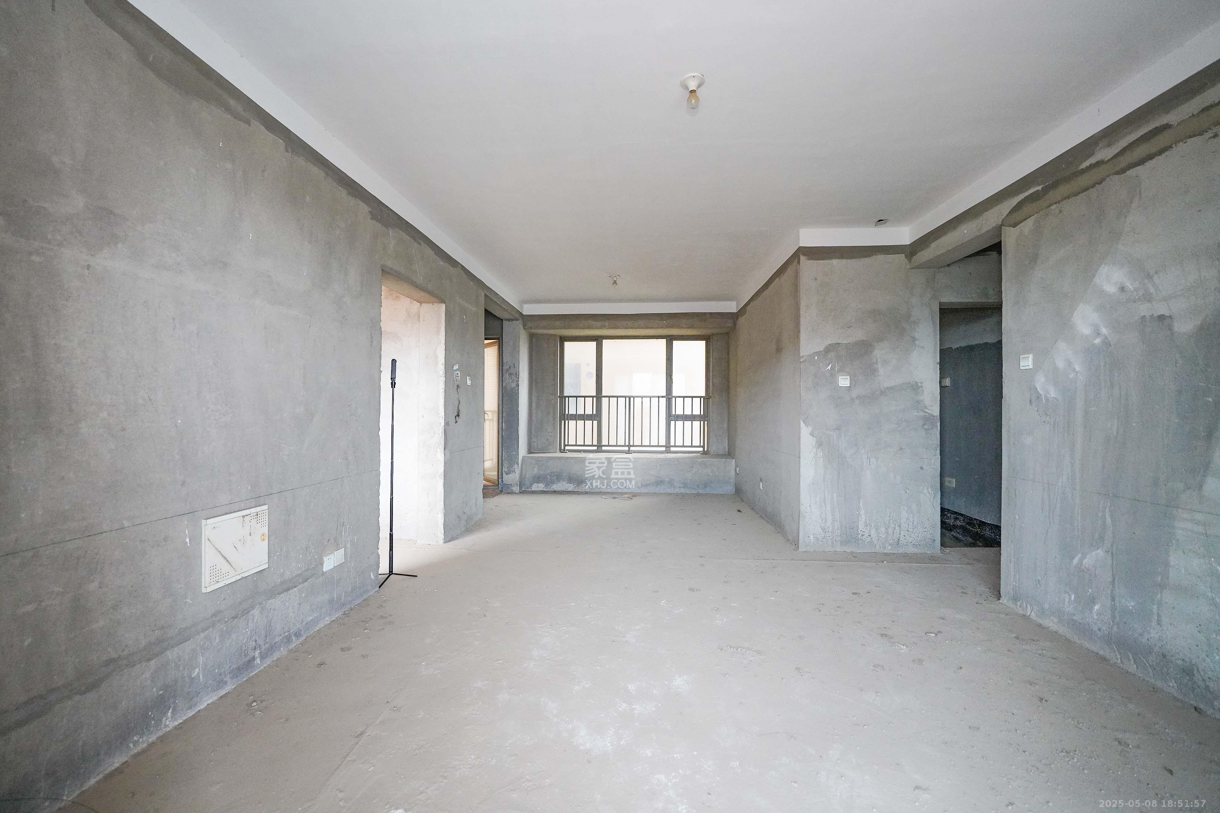 幸福庄园  4室2厅2卫    85.0万 幸福庄园  4室2厅2卫    85.0万客厅