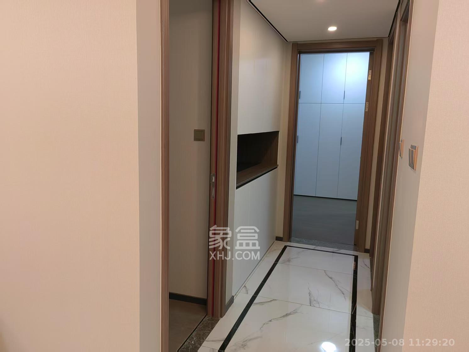 中海阅麓山一期  3室2厅2卫   3600.00元/月室内图