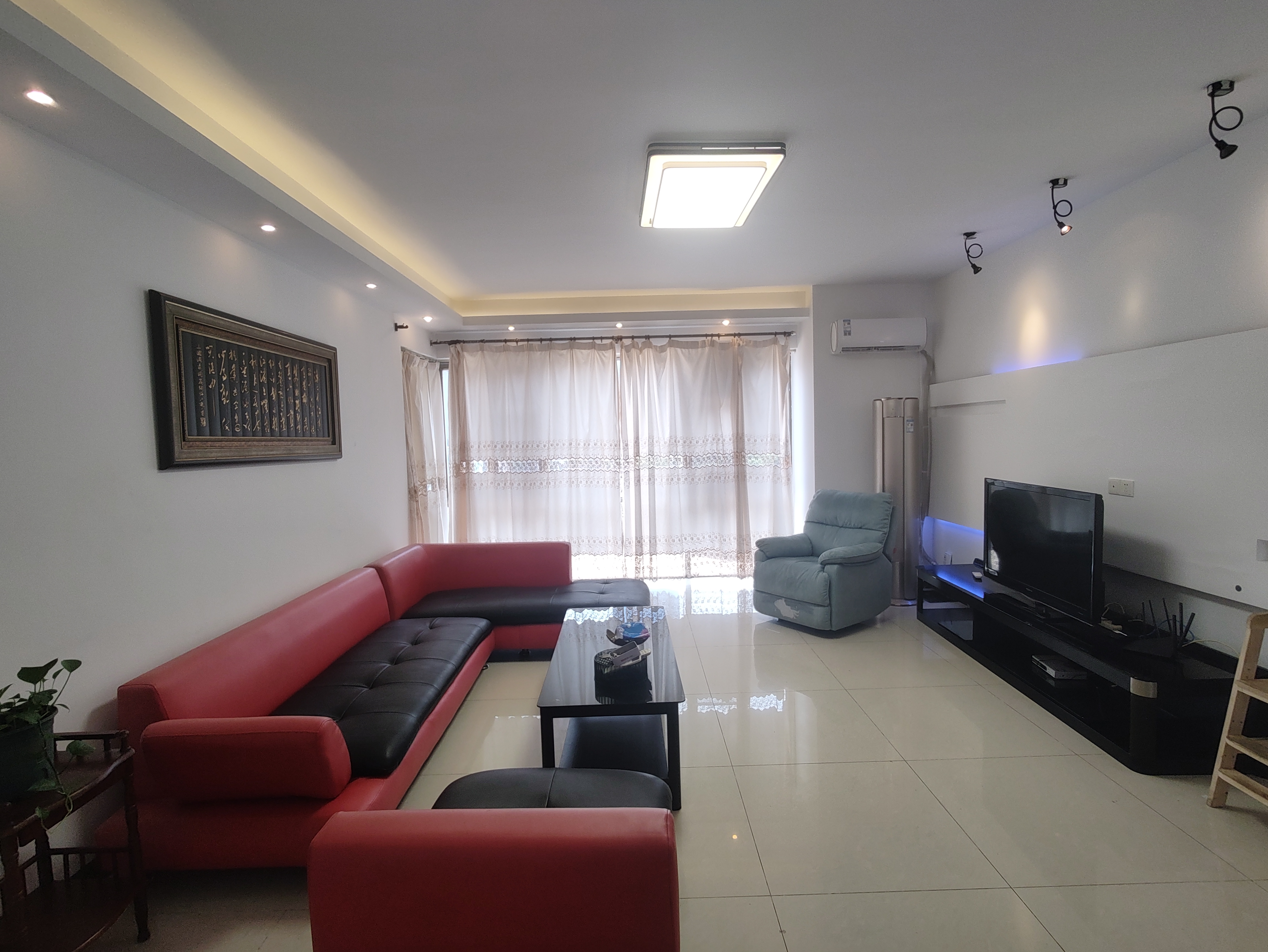 警苑 5室2厅3卫 4000.0元/月 警苑 5室2厅3卫 4000.0元/月室内图