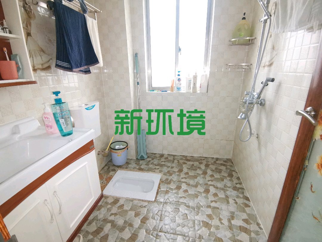 维港御景湾  3室2厅2卫   79.80万客厅