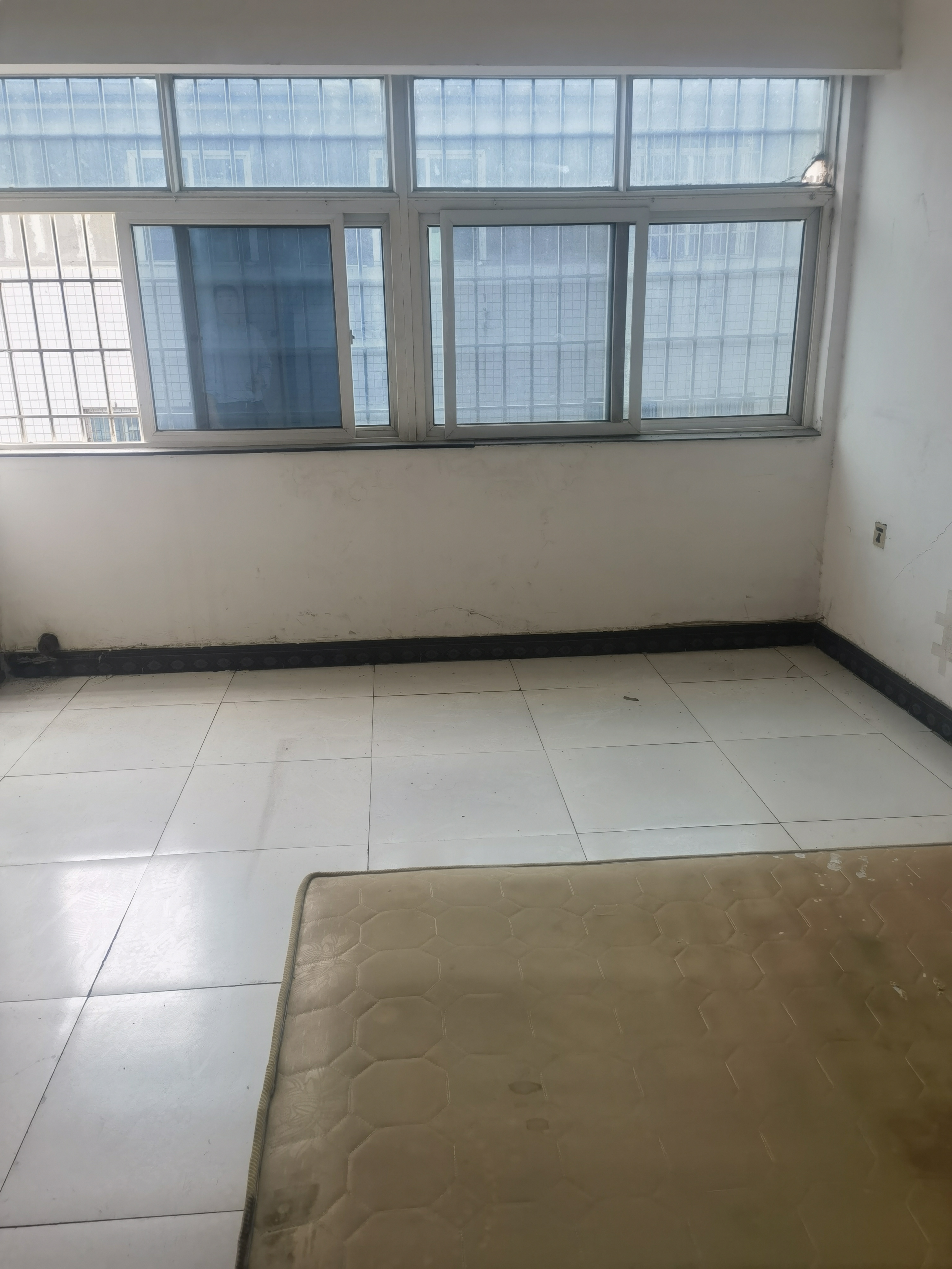 天成银座  1室1厅1卫    7.8万 天成银座  1室1厅1卫    7.8万客厅